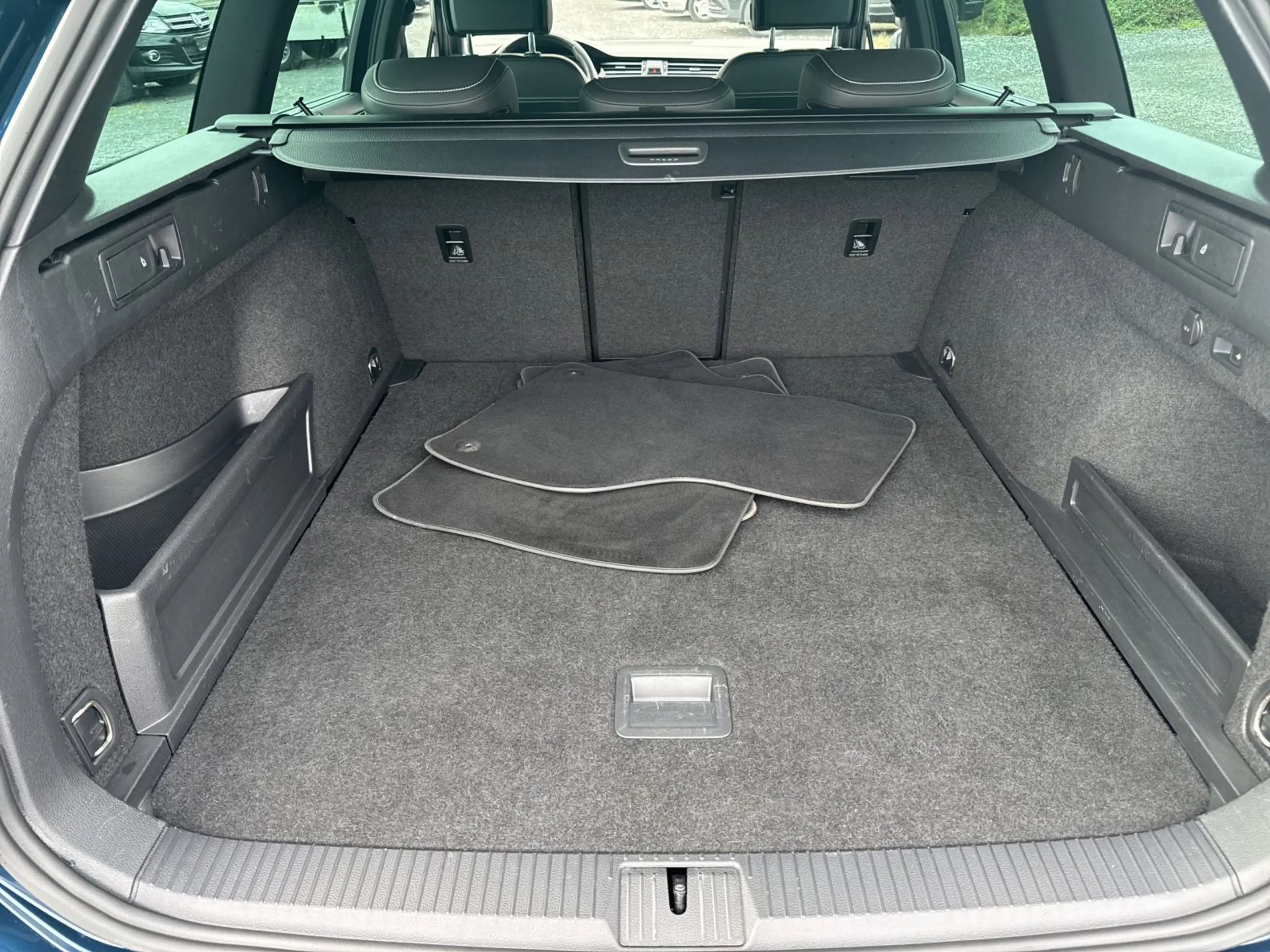 Volkswagen Passat Alltrack Passat Variant Alltrack 2.0 TDI DSG Rückfahrk.+M — photo 13