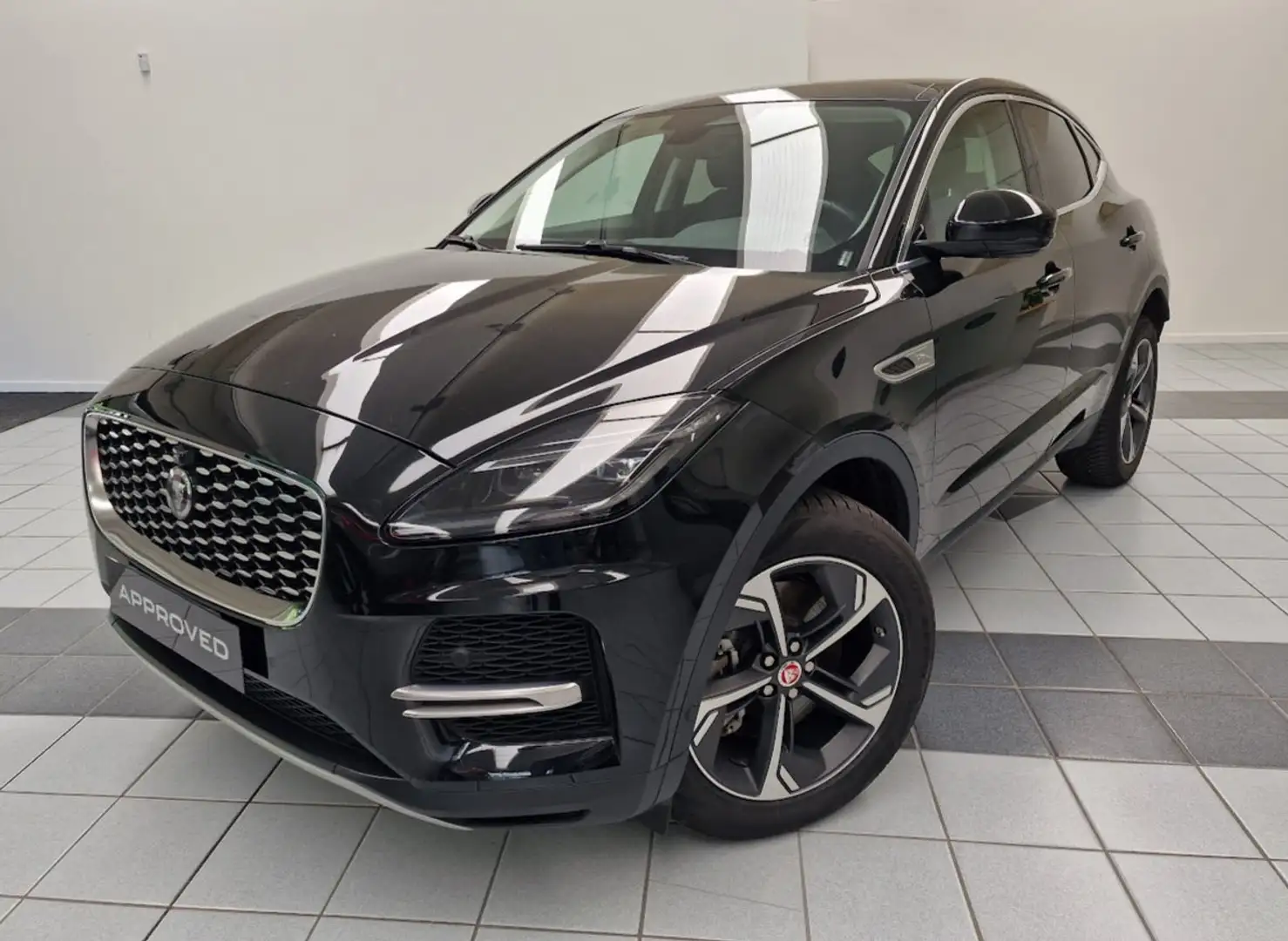 Jaguar E-Pace 2.0D I4 163CV AWD Auto R-Dynamic SE GANCIO TRAINO Zwart - 1