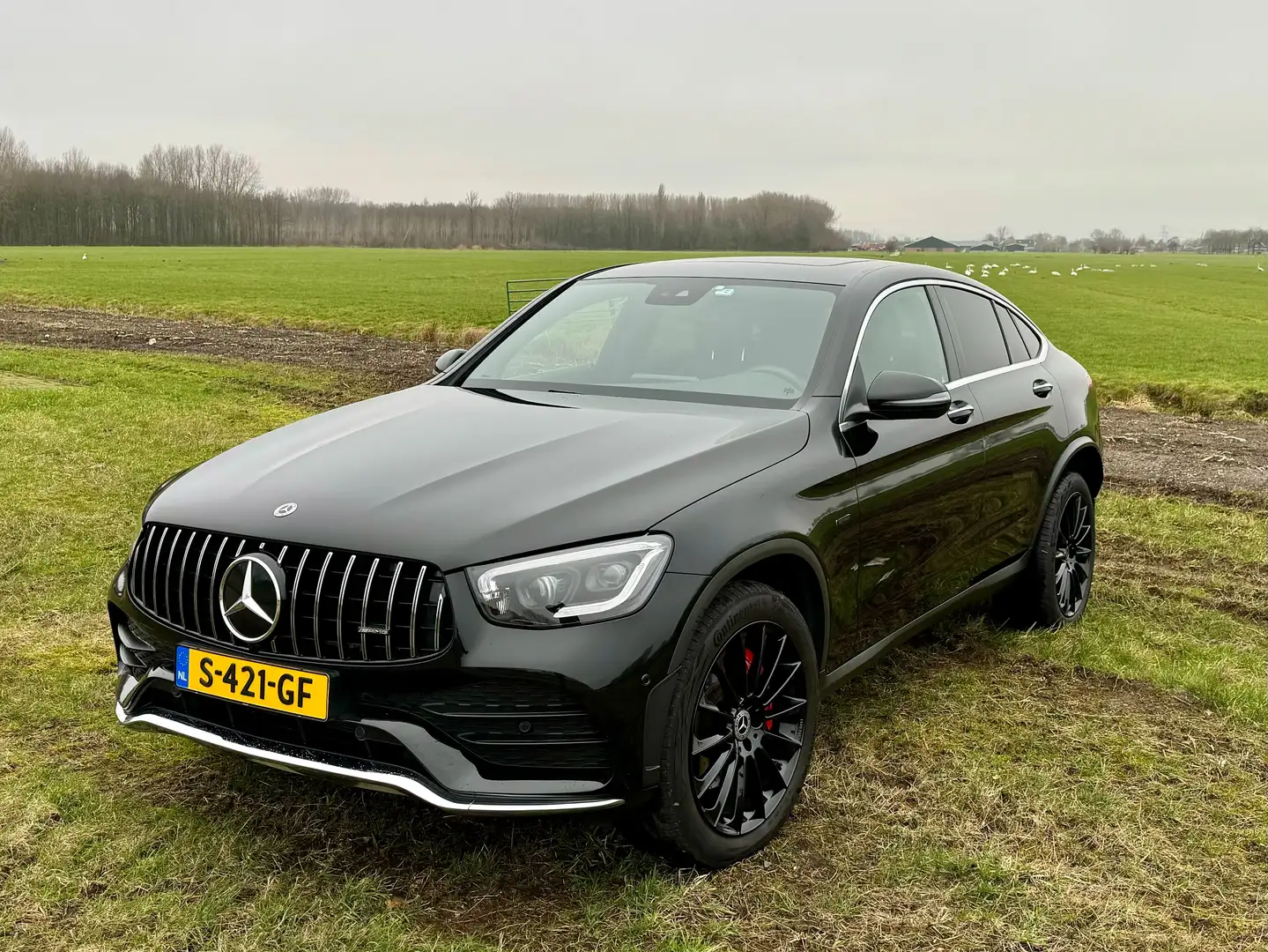 Mercedes-Benz GLC 300 Coupé e 4MATIC Business Solution AMG Styling Zwart - 1