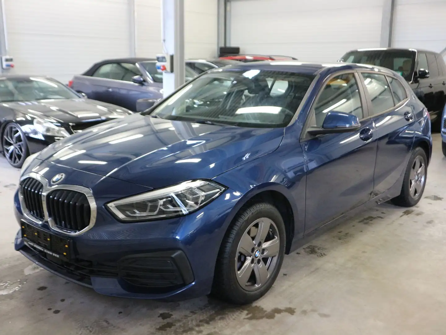 BMW 118 i Advantage DAB GRA LED Nav PDC Live-Cockpit Blau - 1