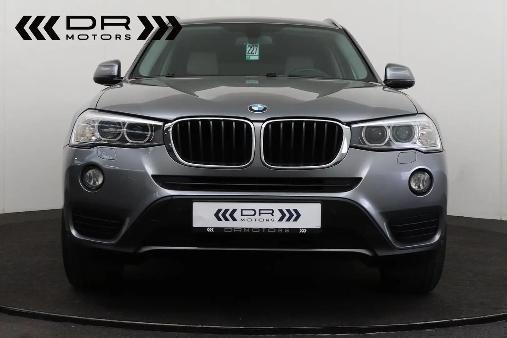 BMW X3 xDrive 20dA - NAVI - LEDER - XENON - TREKHAAK Gris - 2