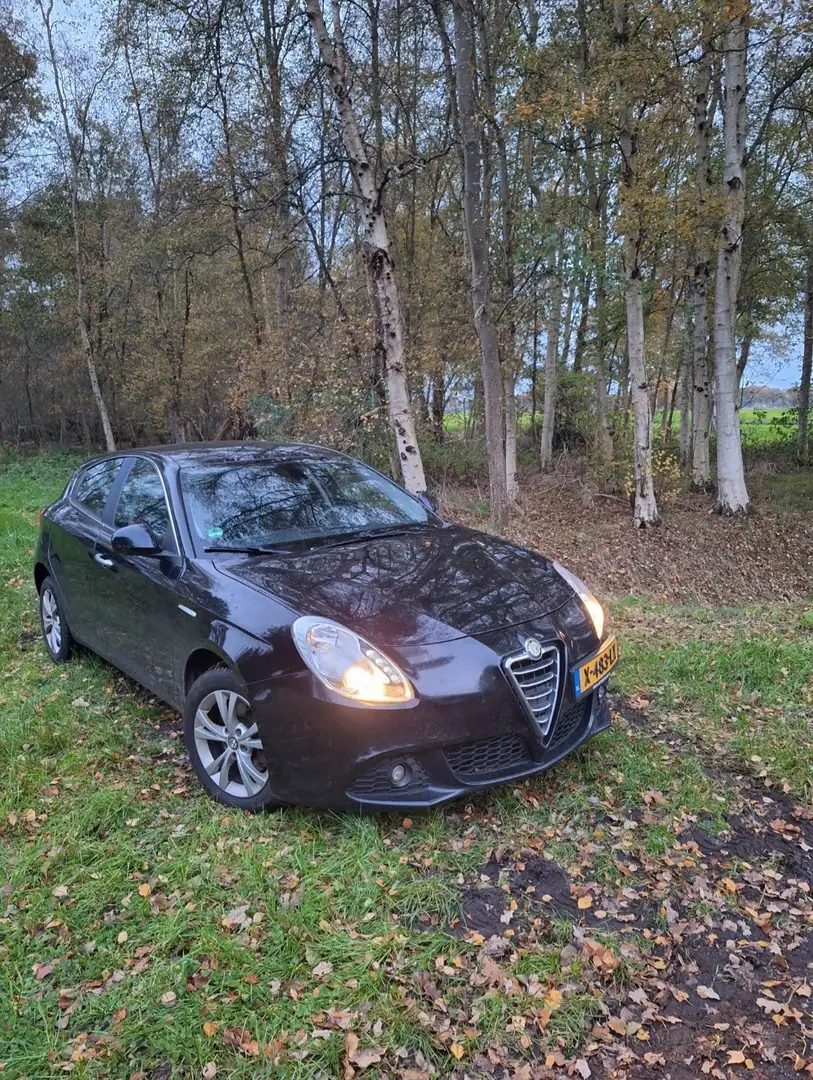 Alfa Romeo Giulietta 1.4 T Distinctive Zwart - 2