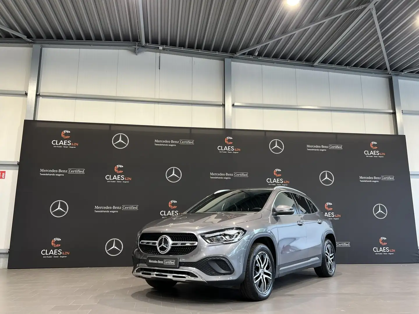 Mercedes-Benz GLA 250 GLA e Business Line Dos 7463 Grijs - 1