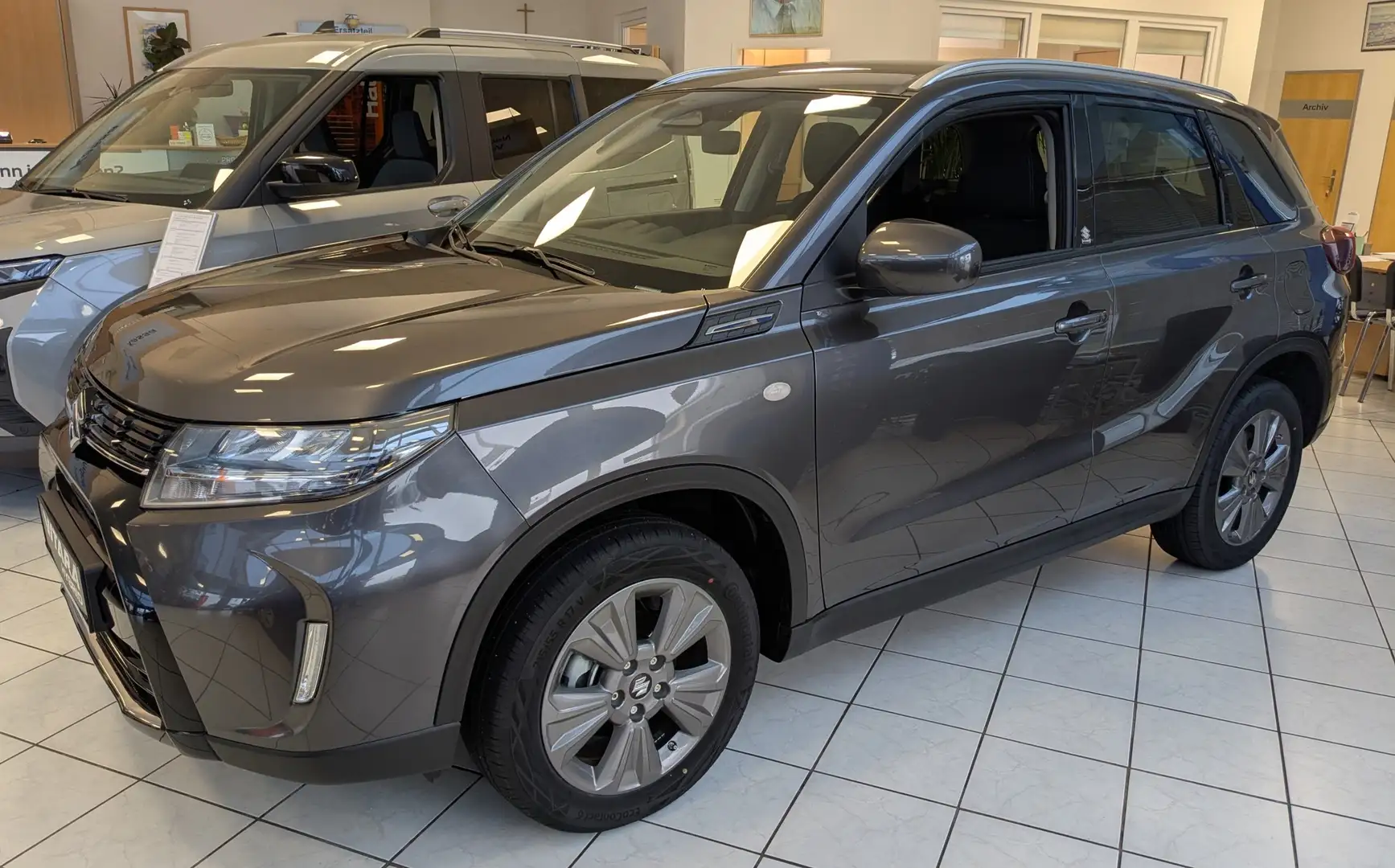 Suzuki Vitara Vitara 1,4 Hybrid shine Aut. shine SNOWFOX AKTION Grau - 1