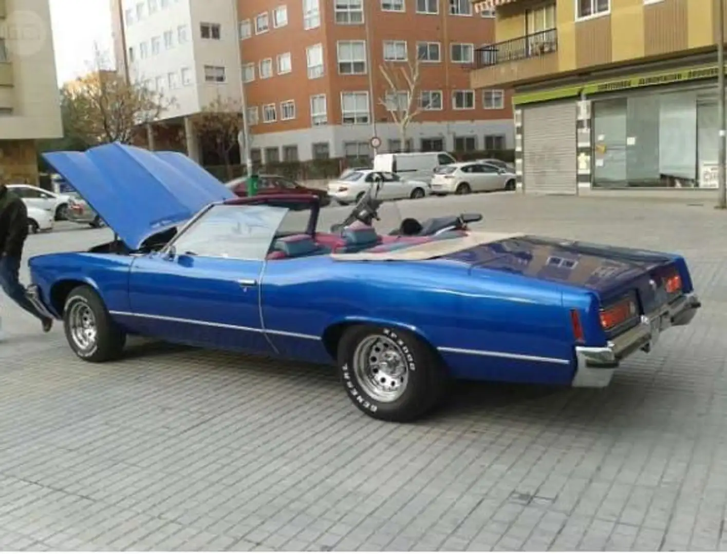 Pontiac Grand-Prix Blau - 1