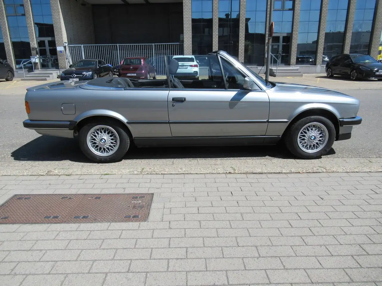BMW 320 i Cabriolet Fase 1 MATCHING NUMBERS - Volledig gerestaureerd, foto 4