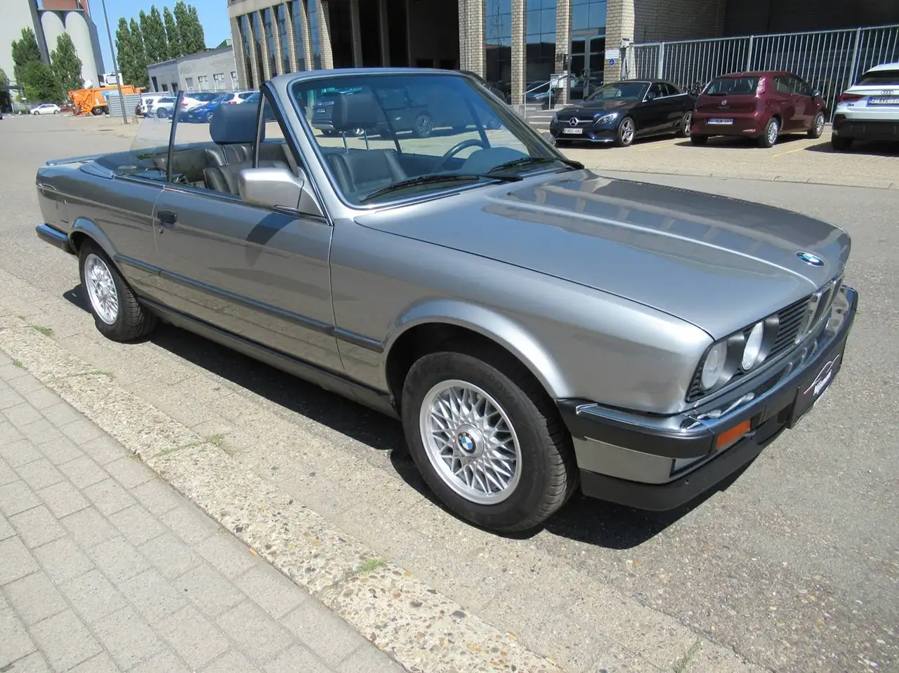 BMW 320 i Cabriolet Fase 1 MATCHING NUMBERS - Volledig gerestaureerd, foto 3
