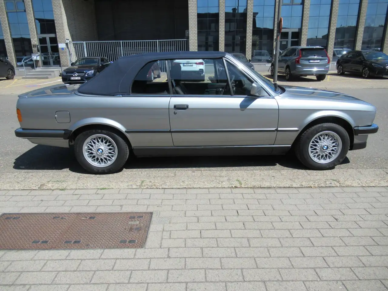 BMW 320 i Cabriolet Fase 1 MATCHING NUMBERS - Volledig gerestaureerd, foto 5