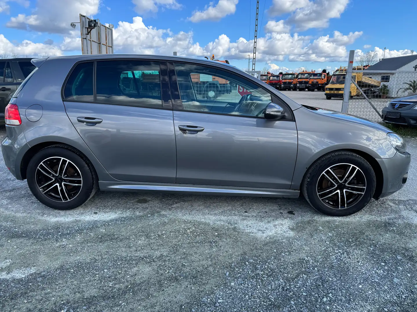Volkswagen Golf 1,6 TDI Grau - 1