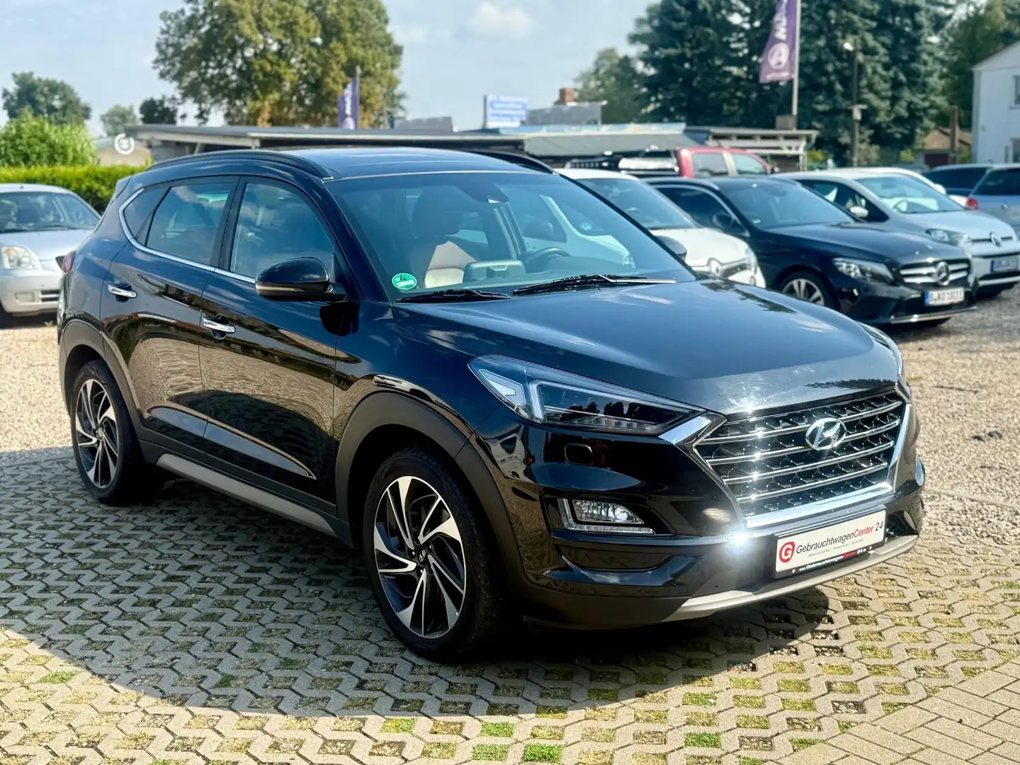 Hyundai TUCSON Premium 4WD, Leder, 1. Hand Schwarz - 2