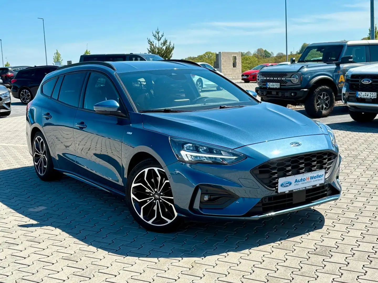 Ford Focus Turnier ST-Line 1.0 EcoBoost 18-Zoll LED Blau - 2