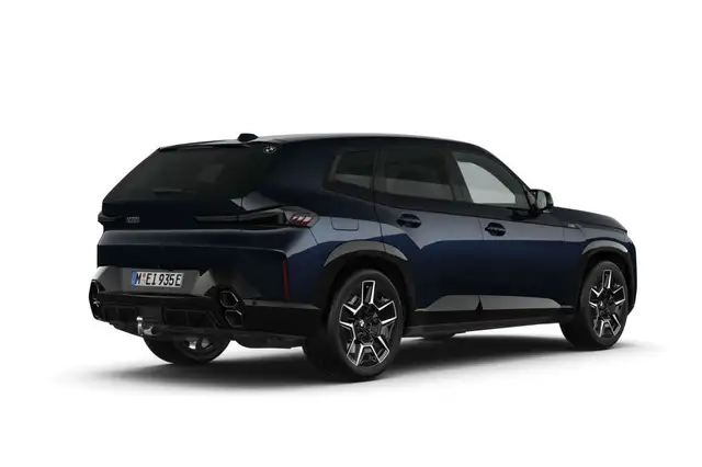 BMW XM view 2