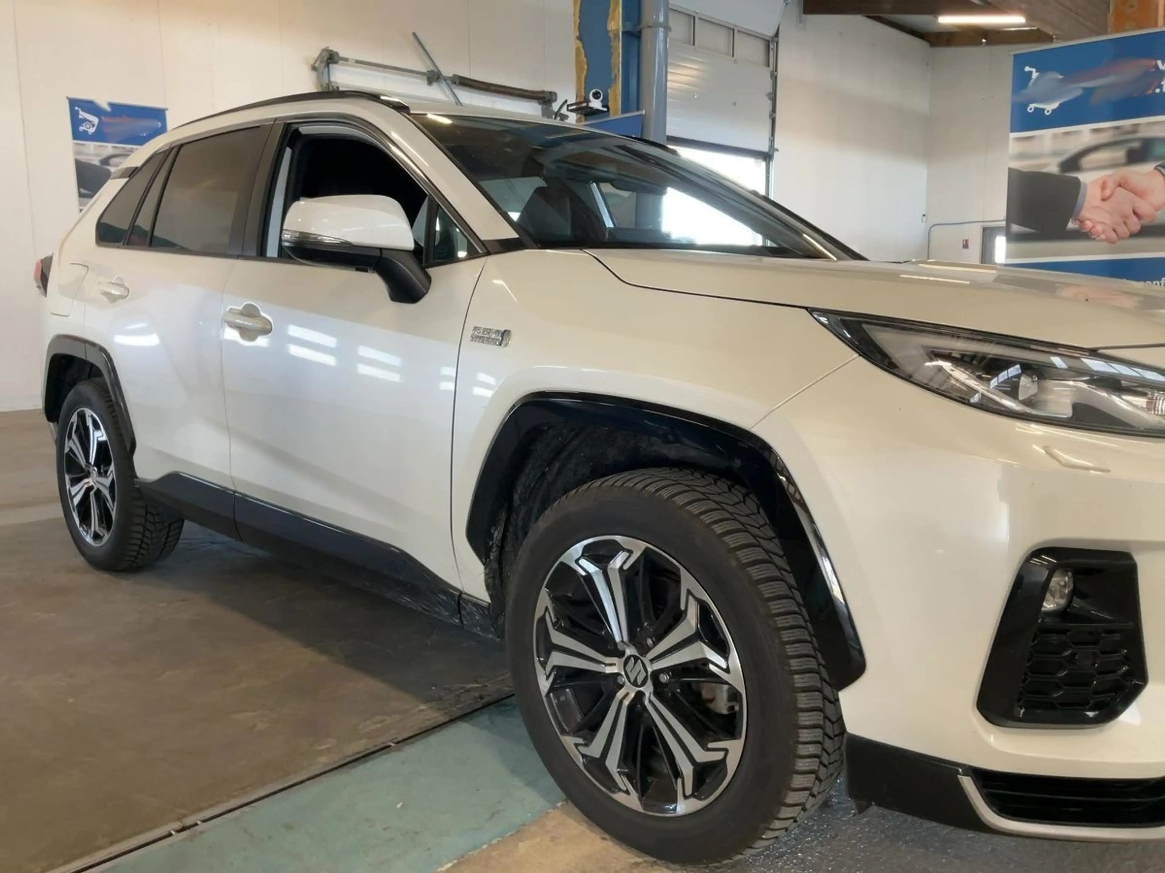 Suzuki Across 2.5 PLUG-IN HYBRID STYLE Trekhaak | Stuurverwarmin — photo 5