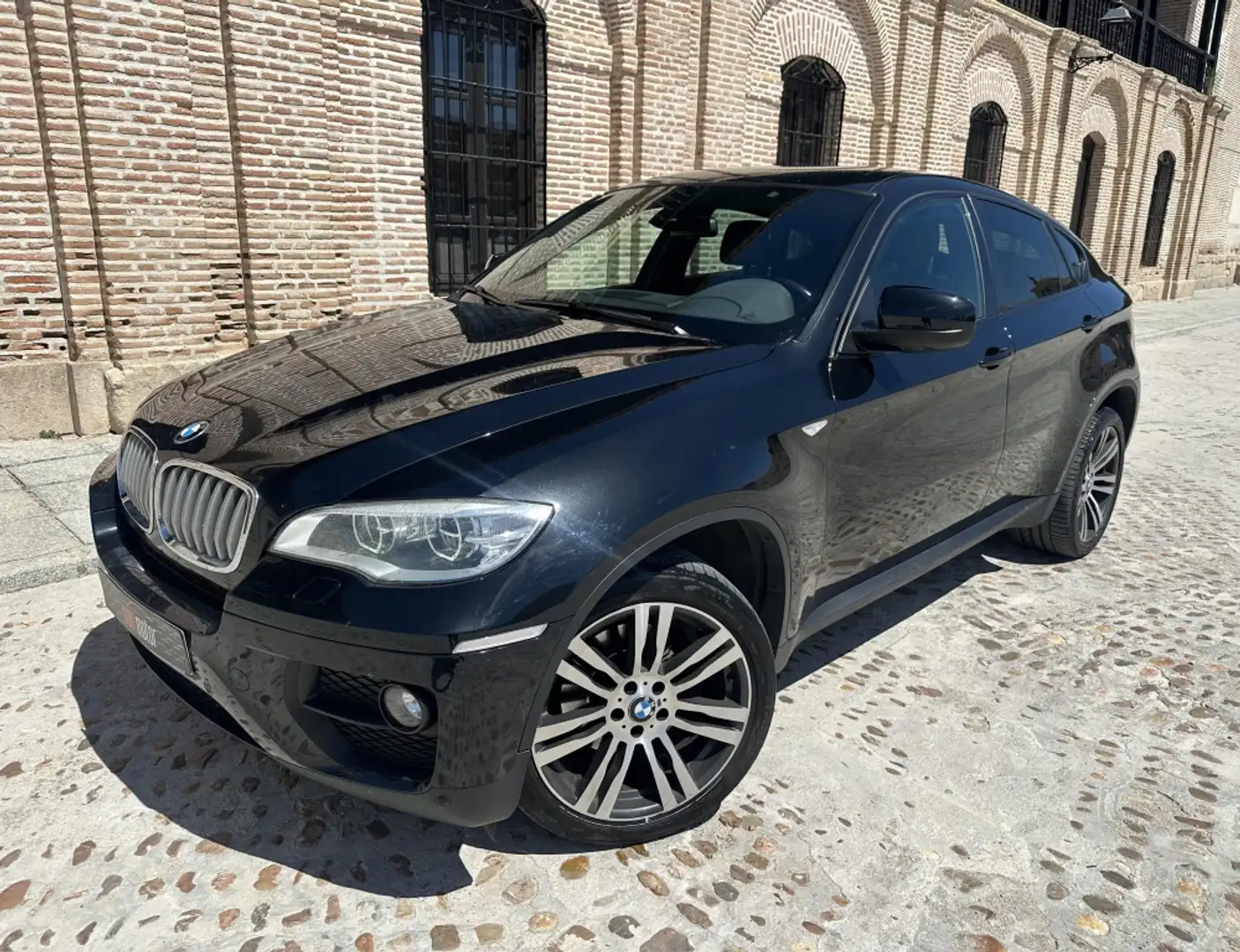 BMW X6 xDrive 40dA Schwarz - 1