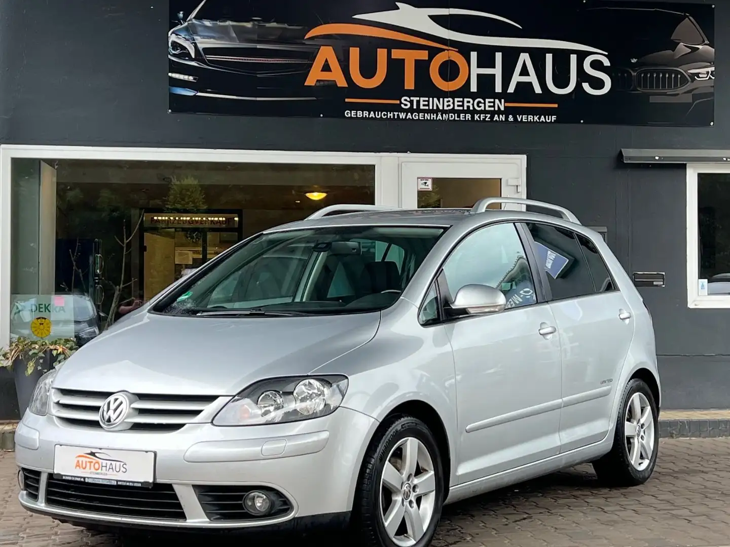 Volkswagen Golf Plus 1.6 MPI United/Klimaautomatik/AHK Silber - 1