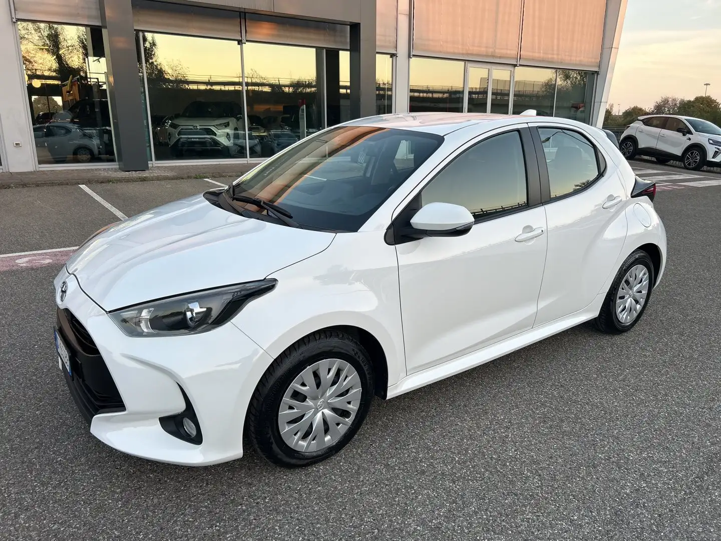 Toyota Yaris Yaris 1.0 5 porte Active IVA ESPOSTA COMPRESA Blanc - 1
