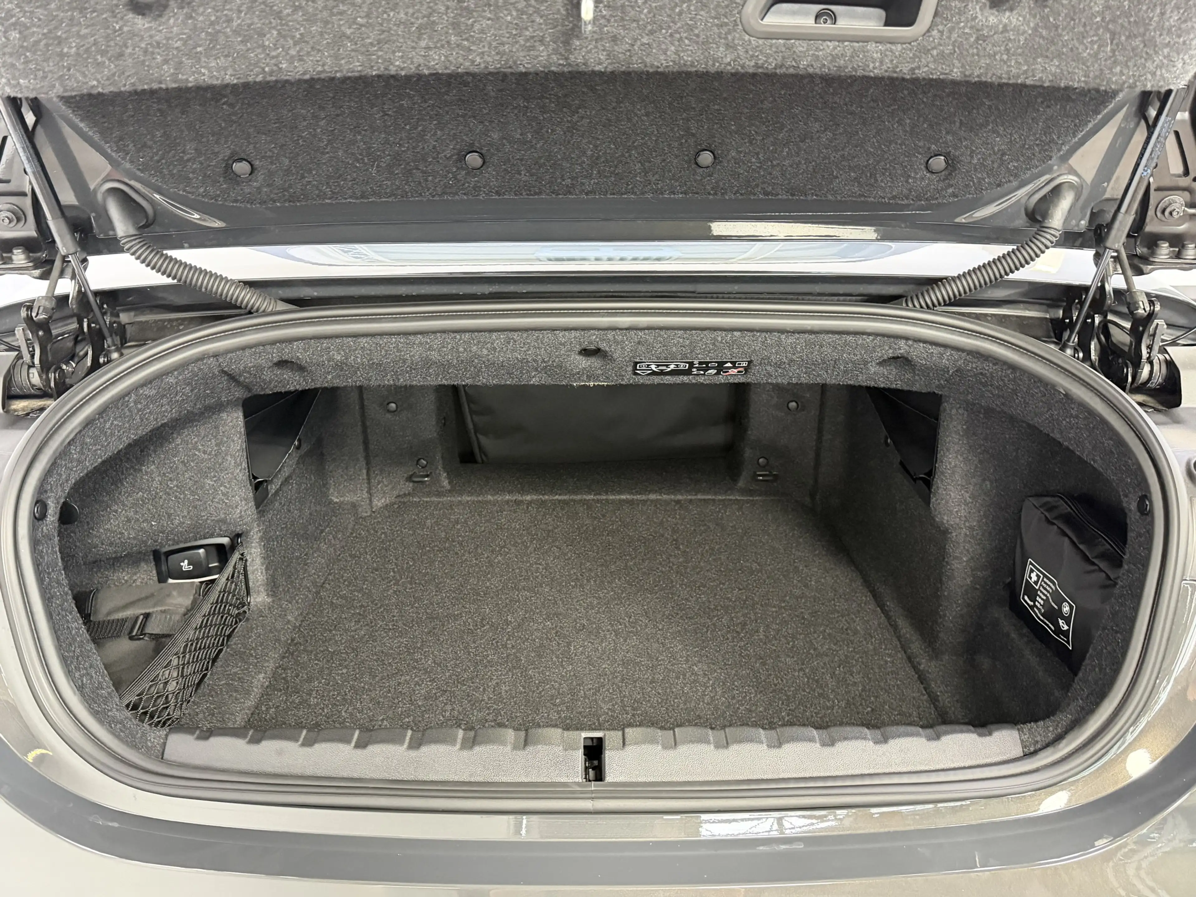 BMW M4 xDrive Comp. Cab. Sitzlüftung ACC 360° Carbon — photo 25
