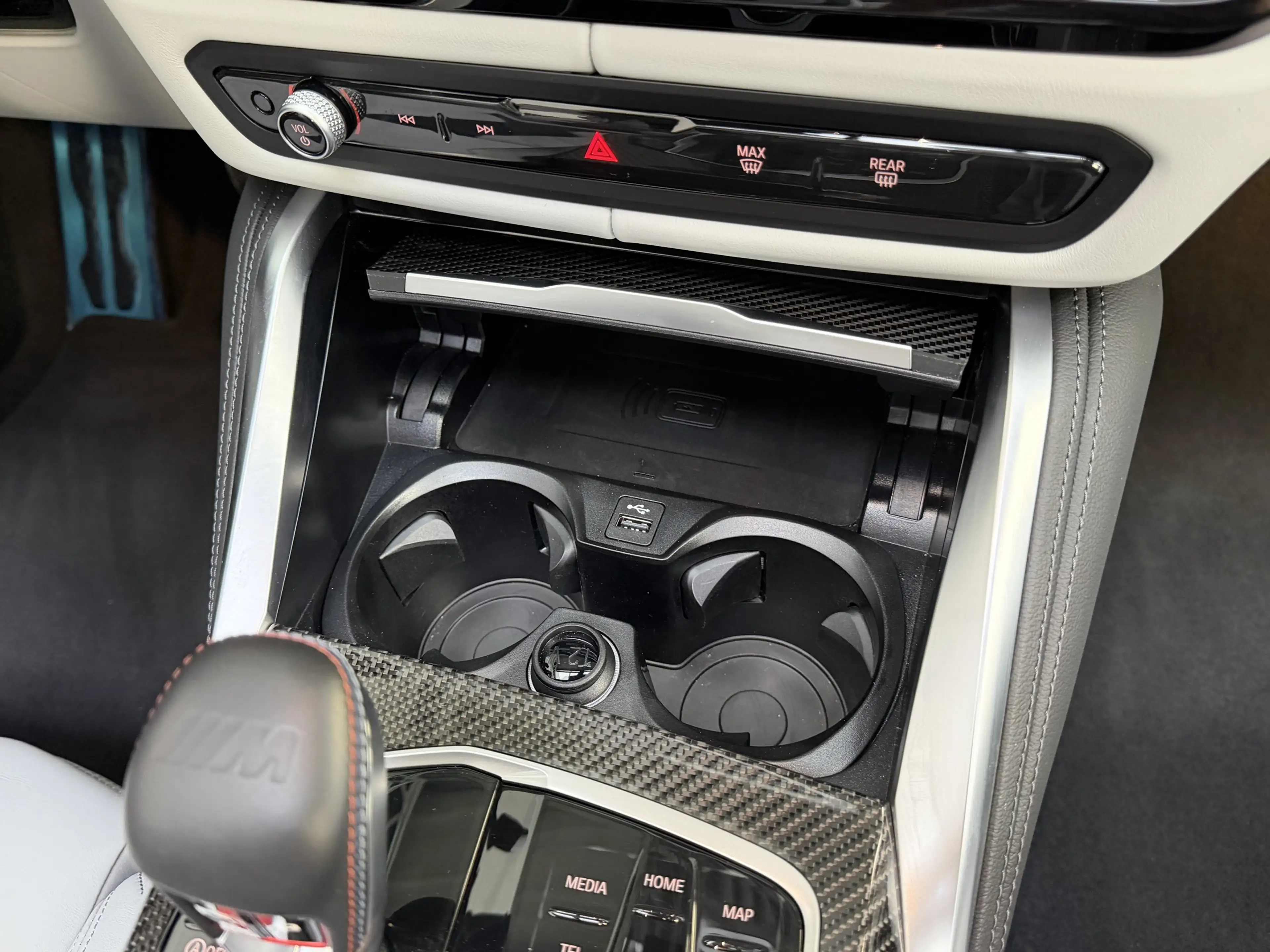 BMW M4 xDrive Comp. Cab. Sitzlüftung ACC 360° Carbon — photo 31