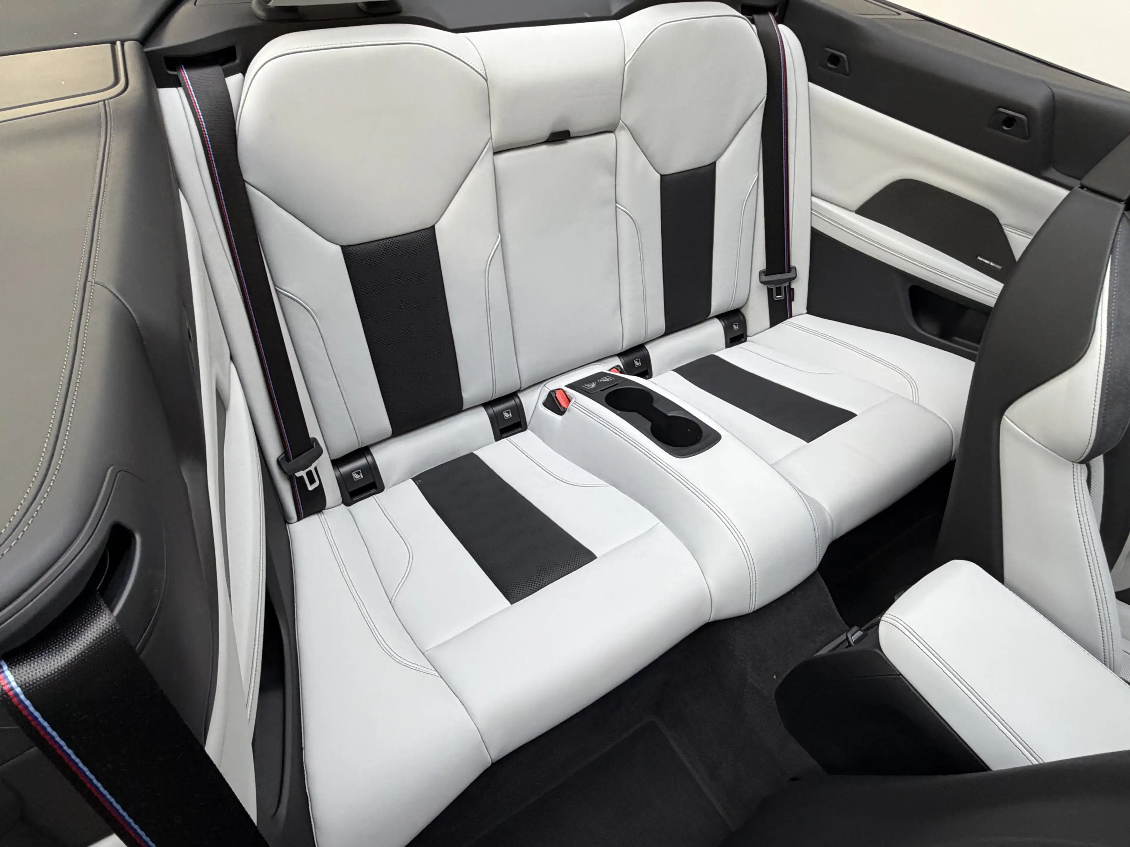 BMW M4 xDrive Comp. Cab. Sitzlüftung ACC 360° Carbon — photo 28