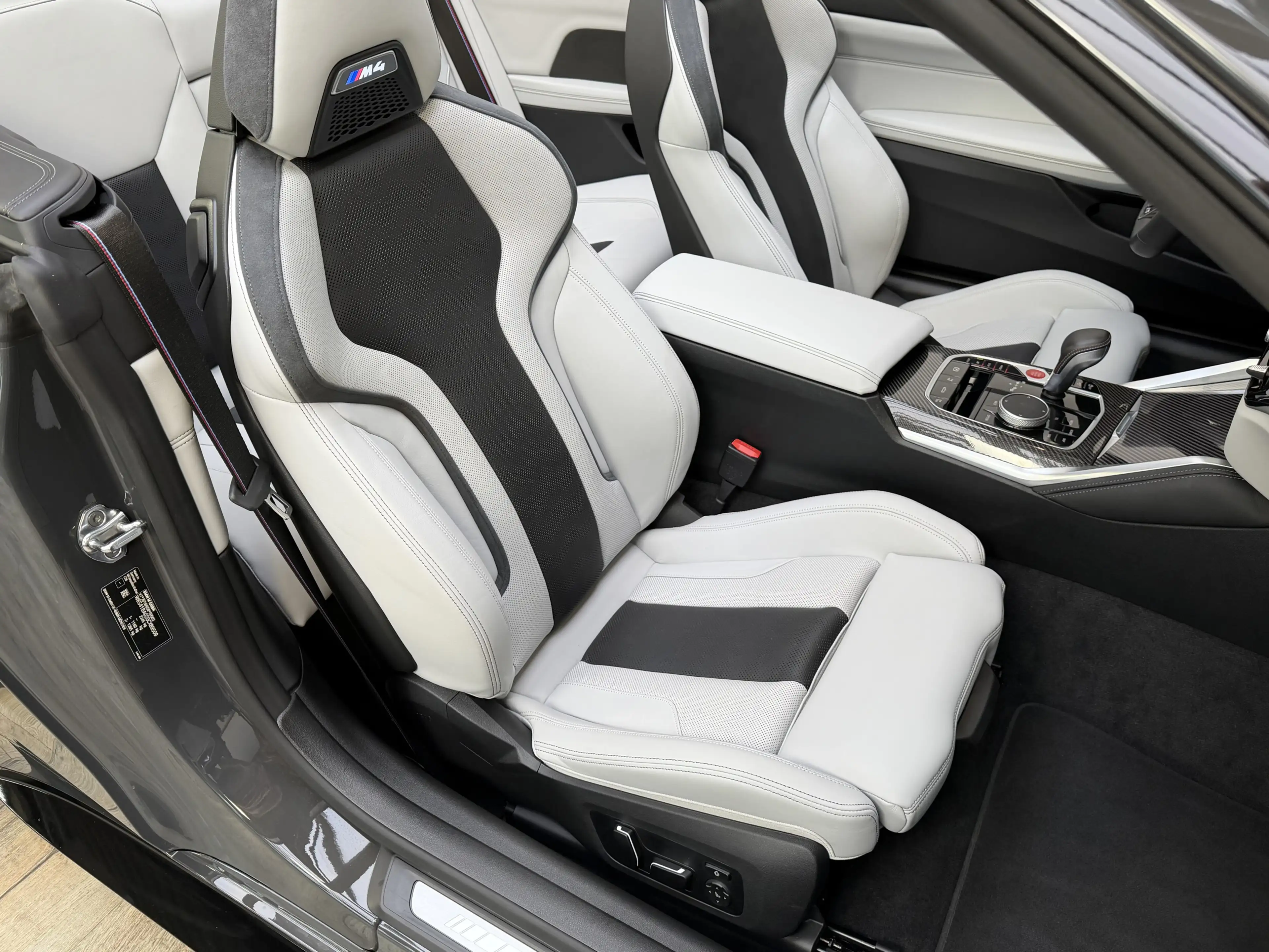 BMW M4 xDrive Comp. Cab. Sitzlüftung ACC 360° Carbon — photo 33