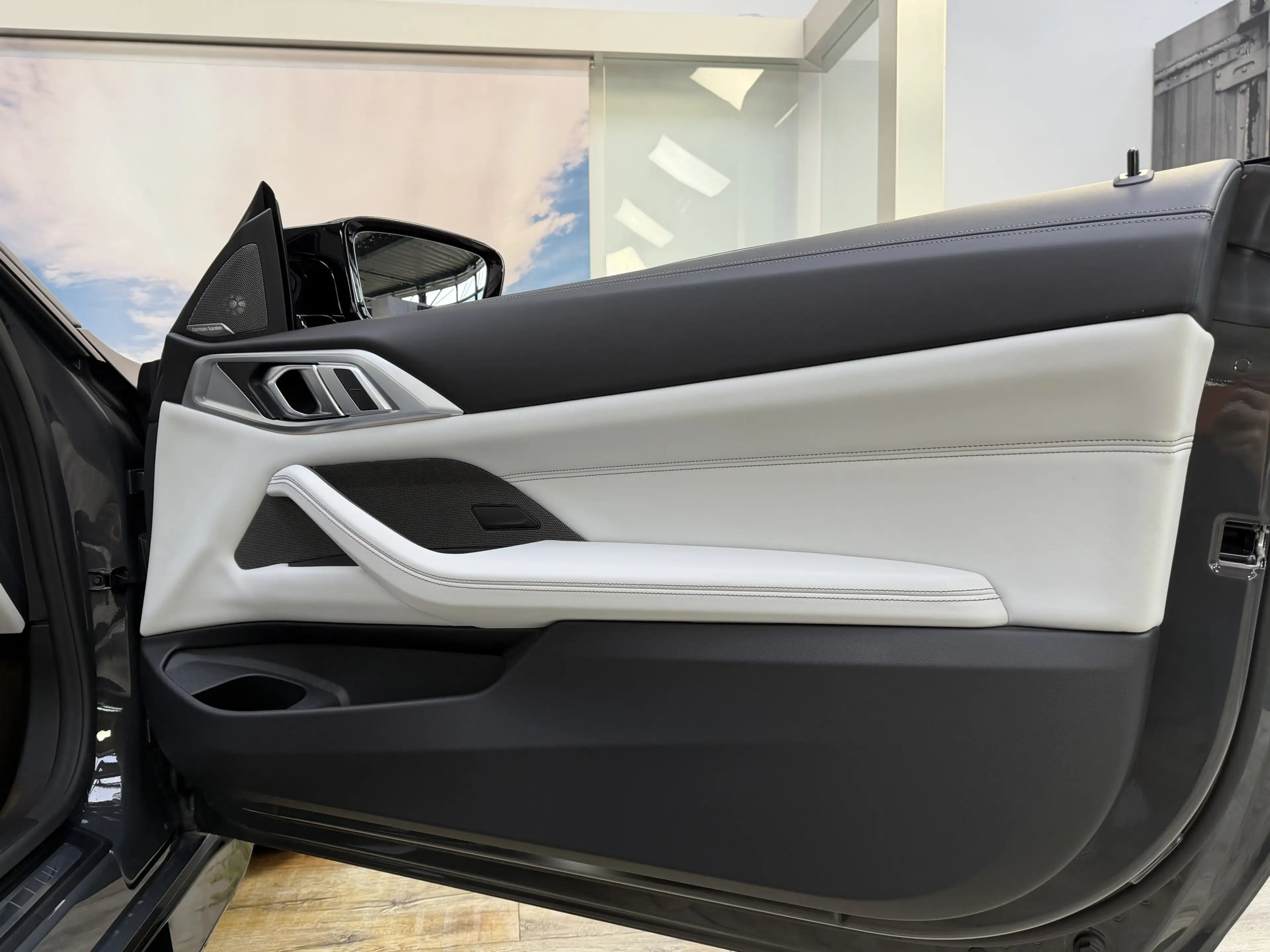BMW M4 xDrive Comp. Cab. Sitzlüftung ACC 360° Carbon — photo 34