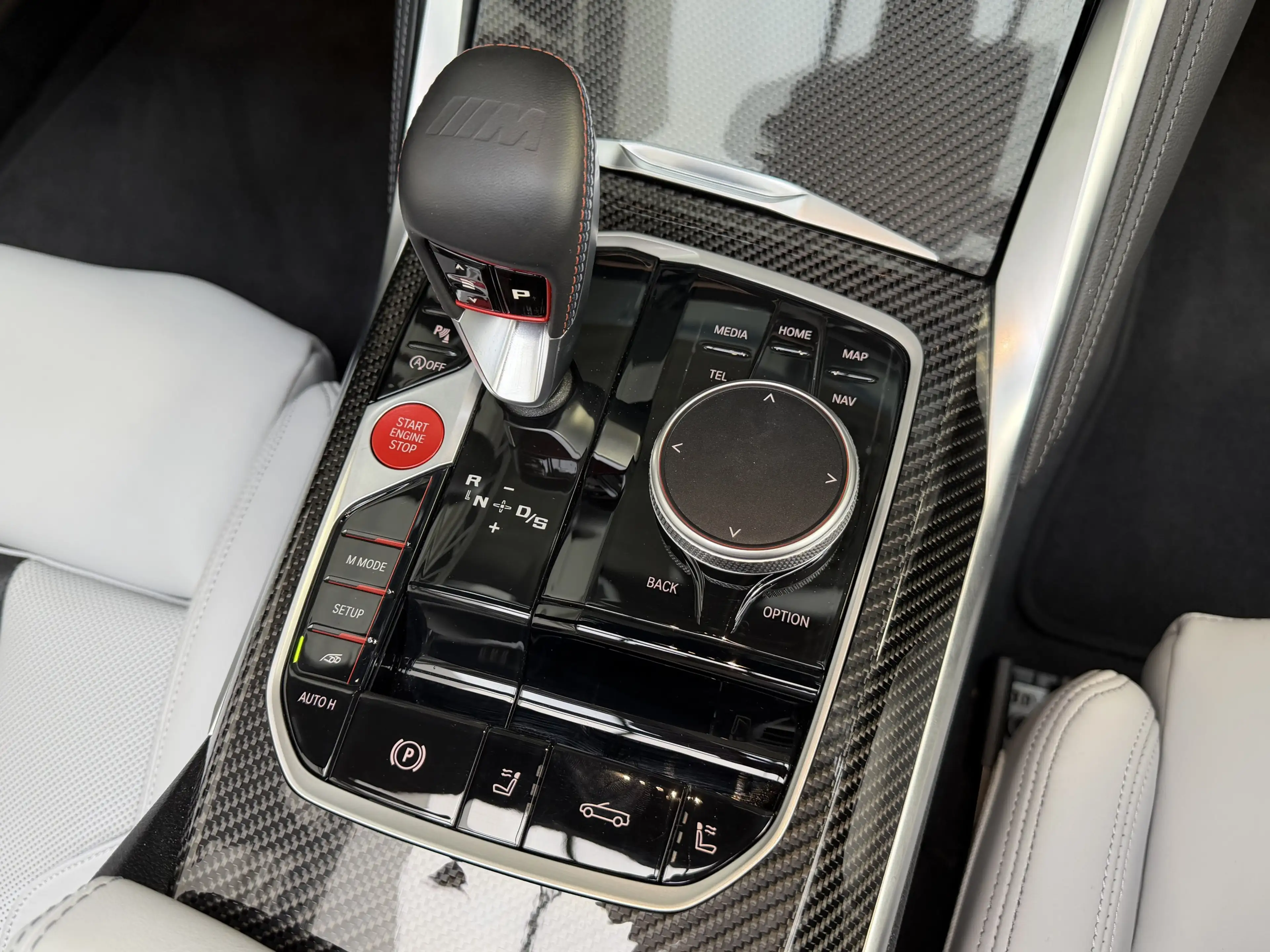 BMW M4 xDrive Comp. Cab. Sitzlüftung ACC 360° Carbon — photo 32