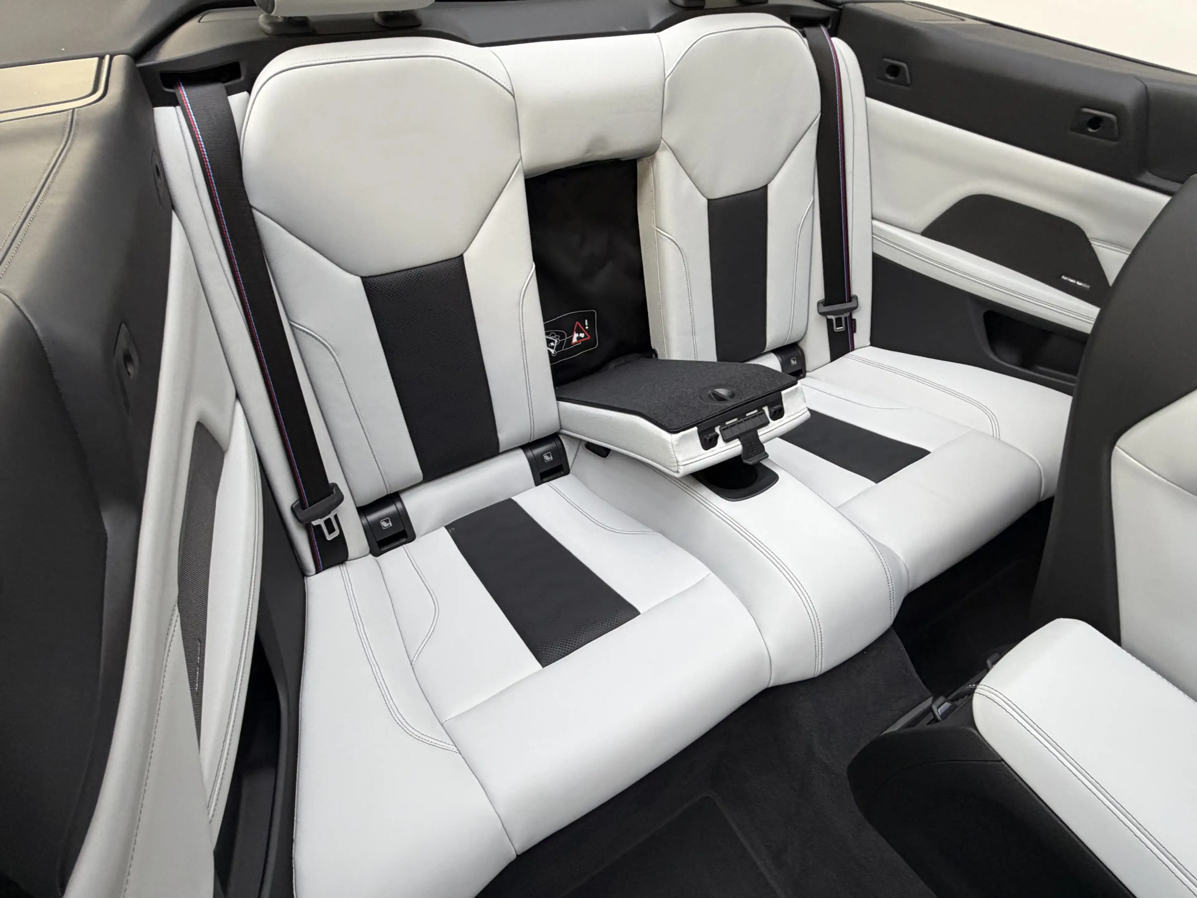 BMW M4 xDrive Comp. Cab. Sitzlüftung ACC 360° Carbon — photo 27