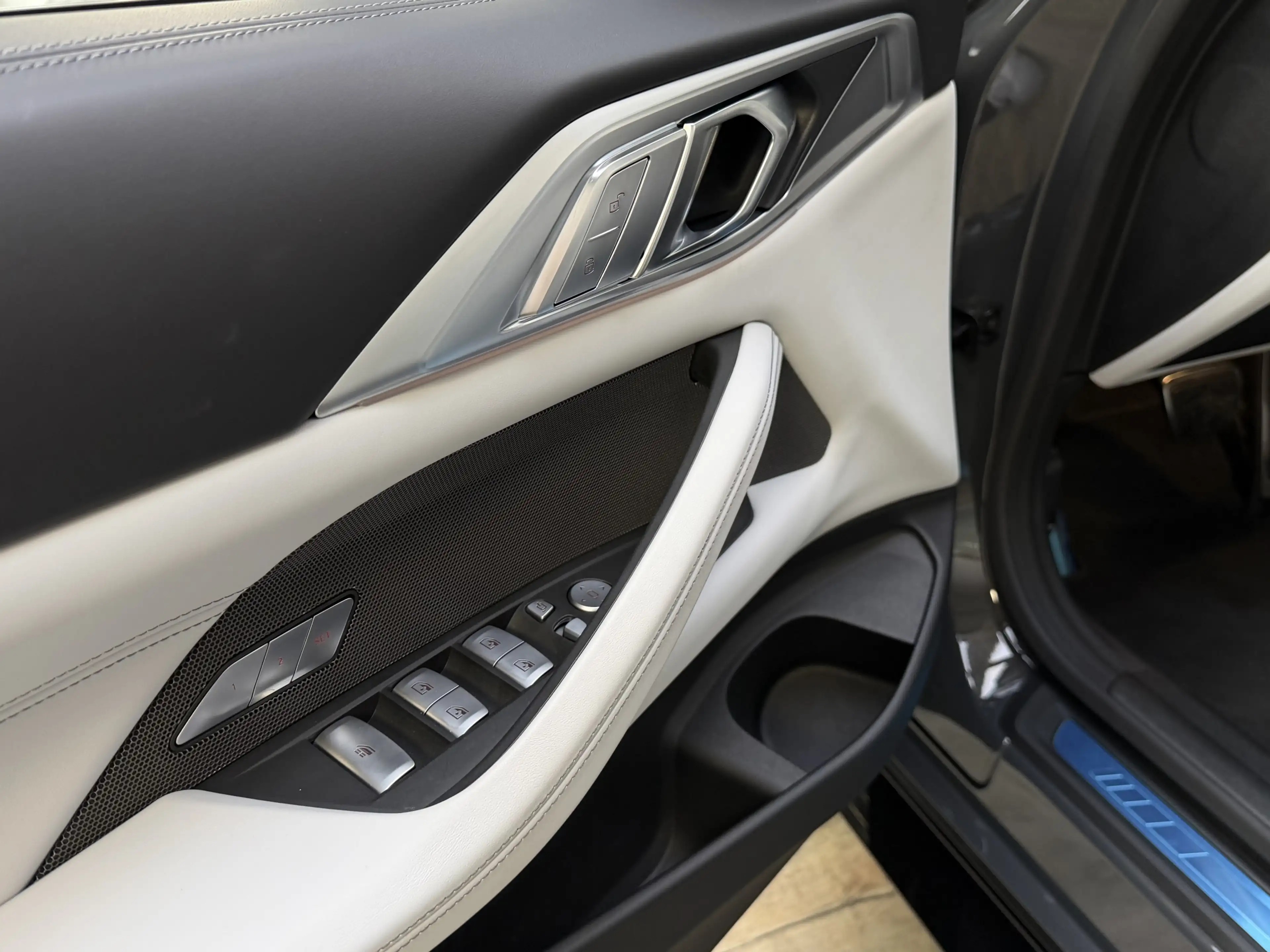 BMW M4 xDrive Comp. Cab. Sitzlüftung ACC 360° Carbon — photo 23