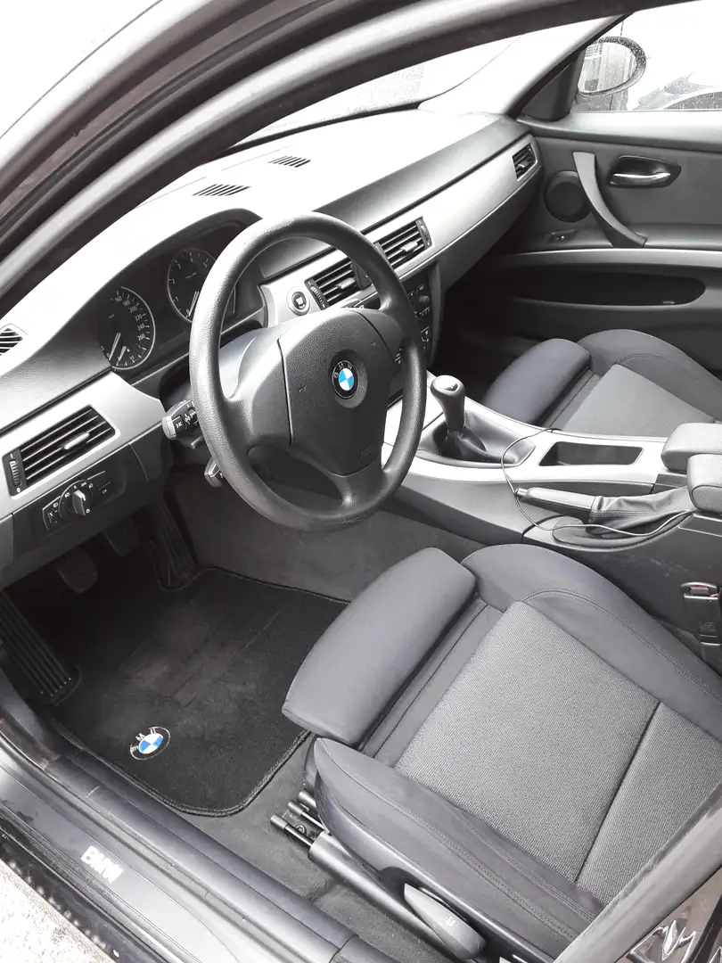 BMW 318 318i+Attiva Nero - 2