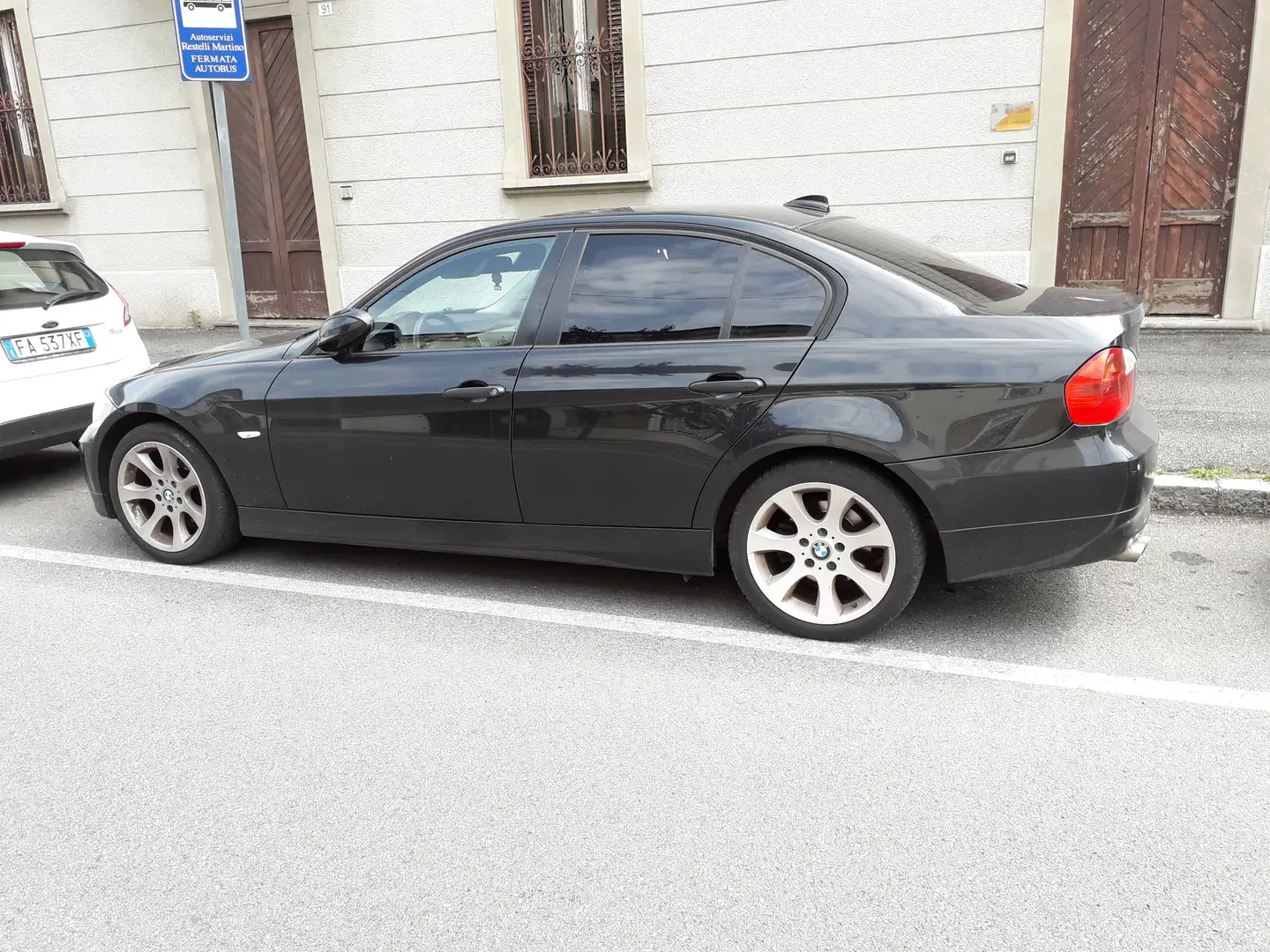 BMW 318 318i+Attiva Nero - 1