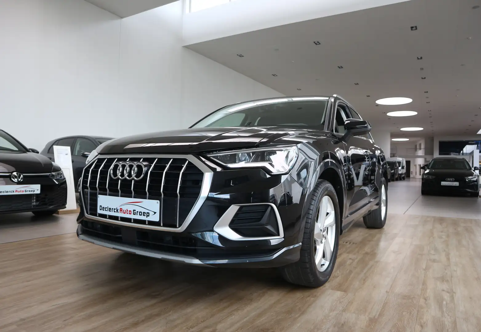 Audi Q3 35TFSI 6V*1STEEIGENAAR*ONGEVALVRIJ*LEDER*TOPAANBOD Zwart - 1