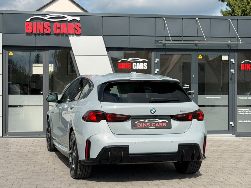 BMW 120 i M Sport*360°*HUD*ACC*Keyless*LED*Live — photo 10