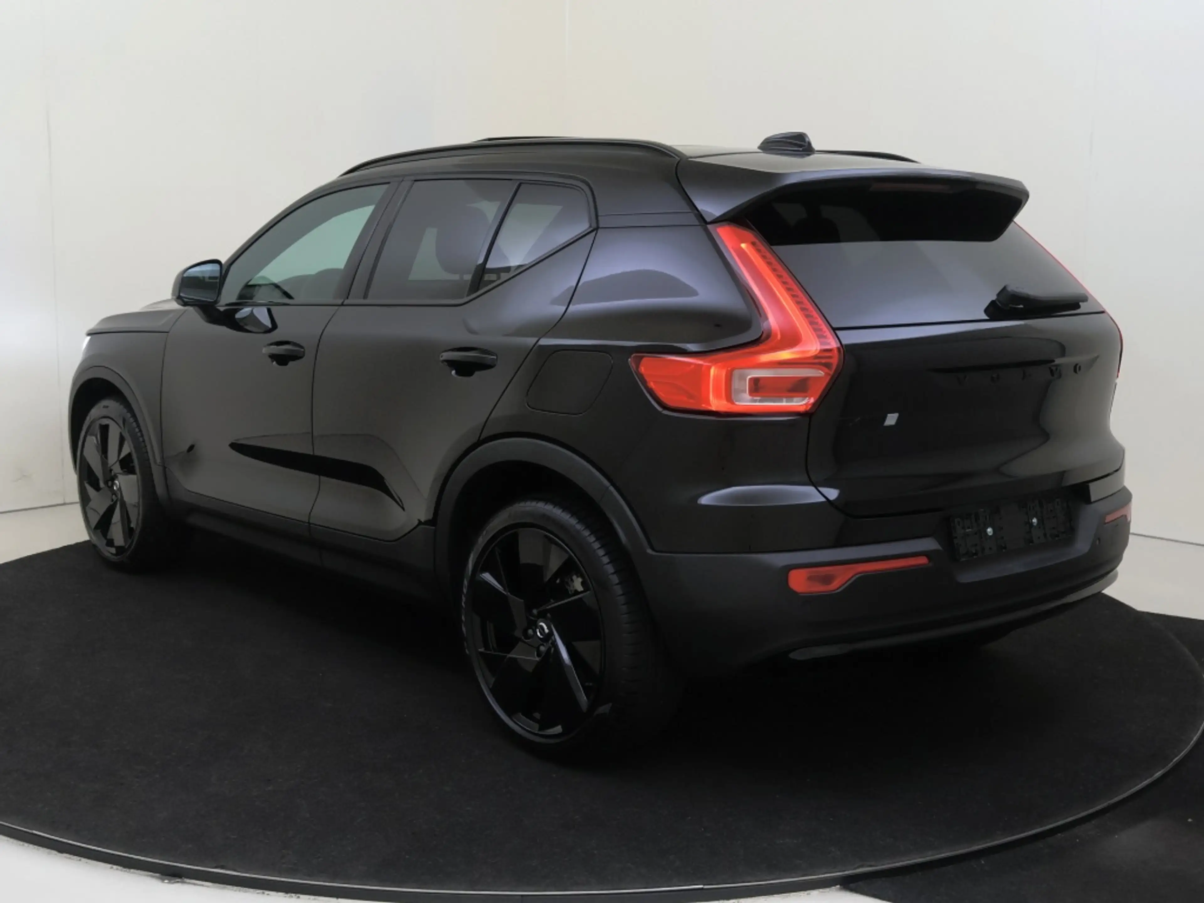 Volvo EX40 Extend. Plus Black Ed. 82kWh — photo 4