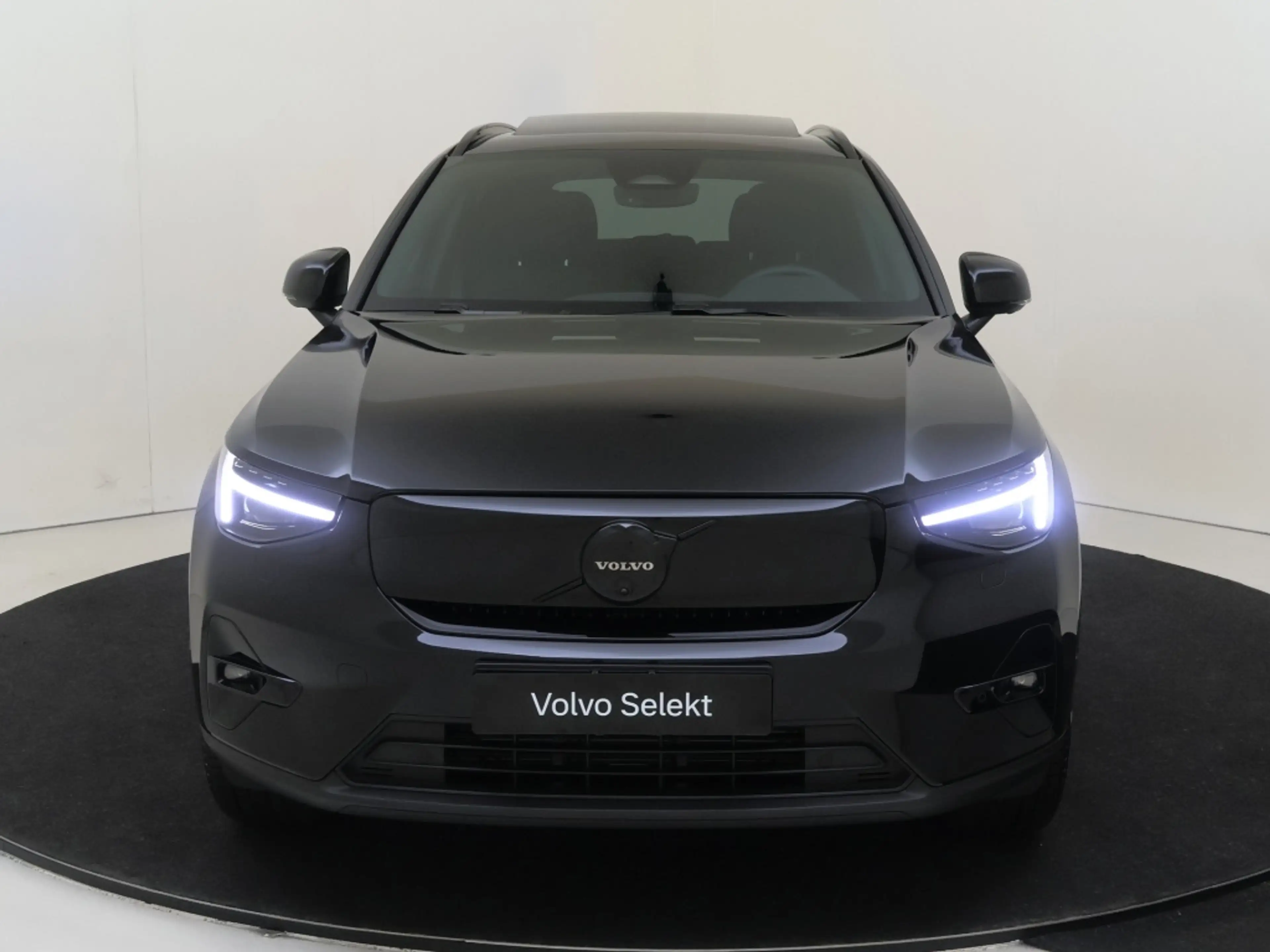 Volvo EX40 Extend. Plus Black Ed. 82kWh — photo 3