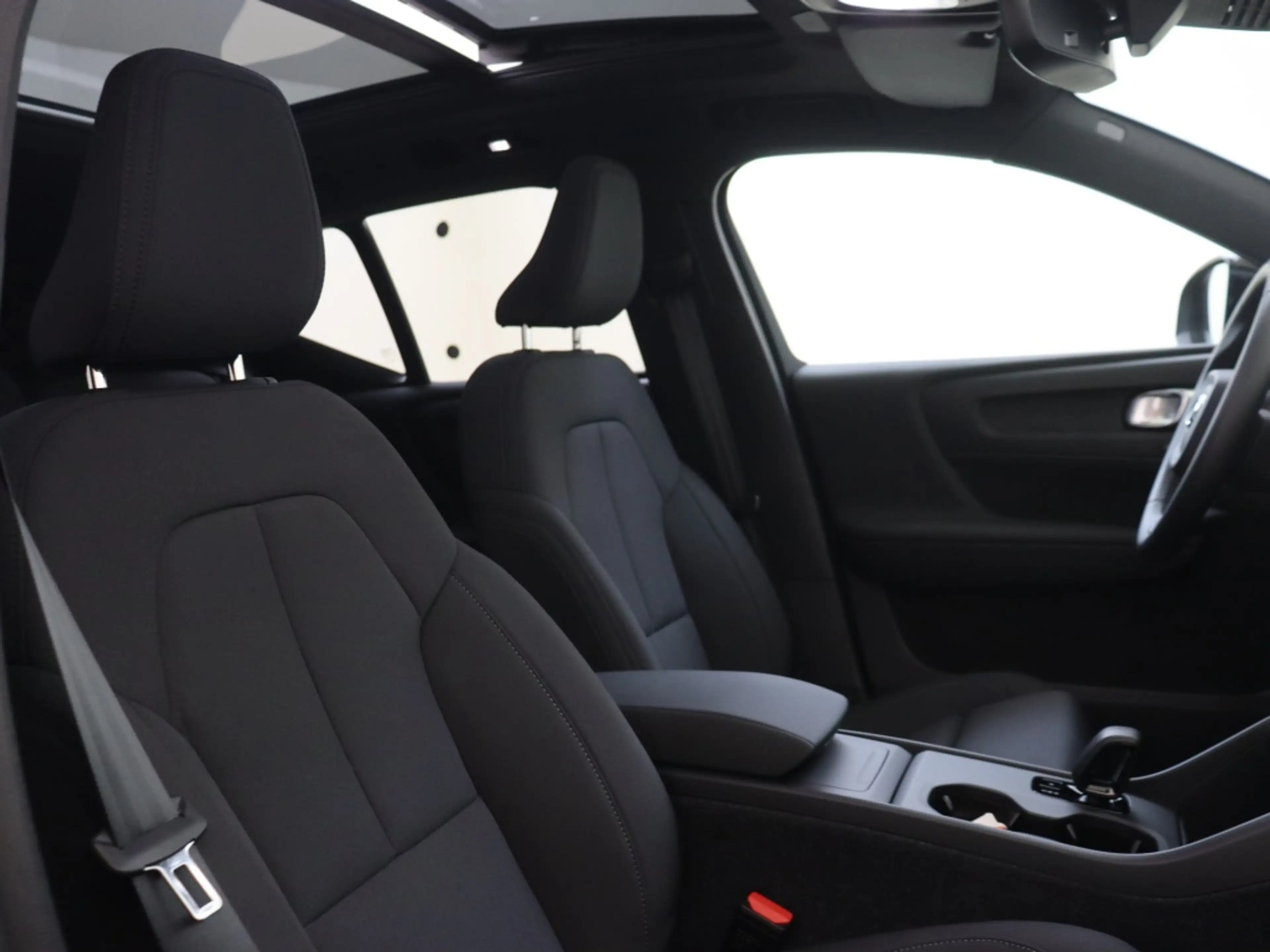 Volvo EX40 Extend. Plus Black Ed. 82kWh — photo 14