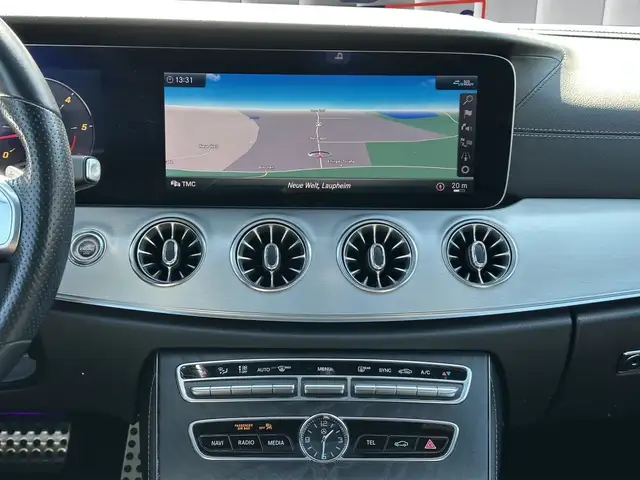 Mercedes-Benz E Class view 15