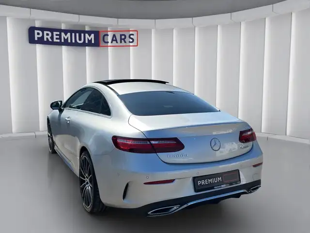 Mercedes-Benz E Class view 3