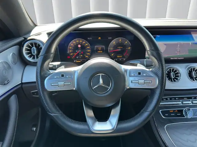 Mercedes-Benz E Class view 11
