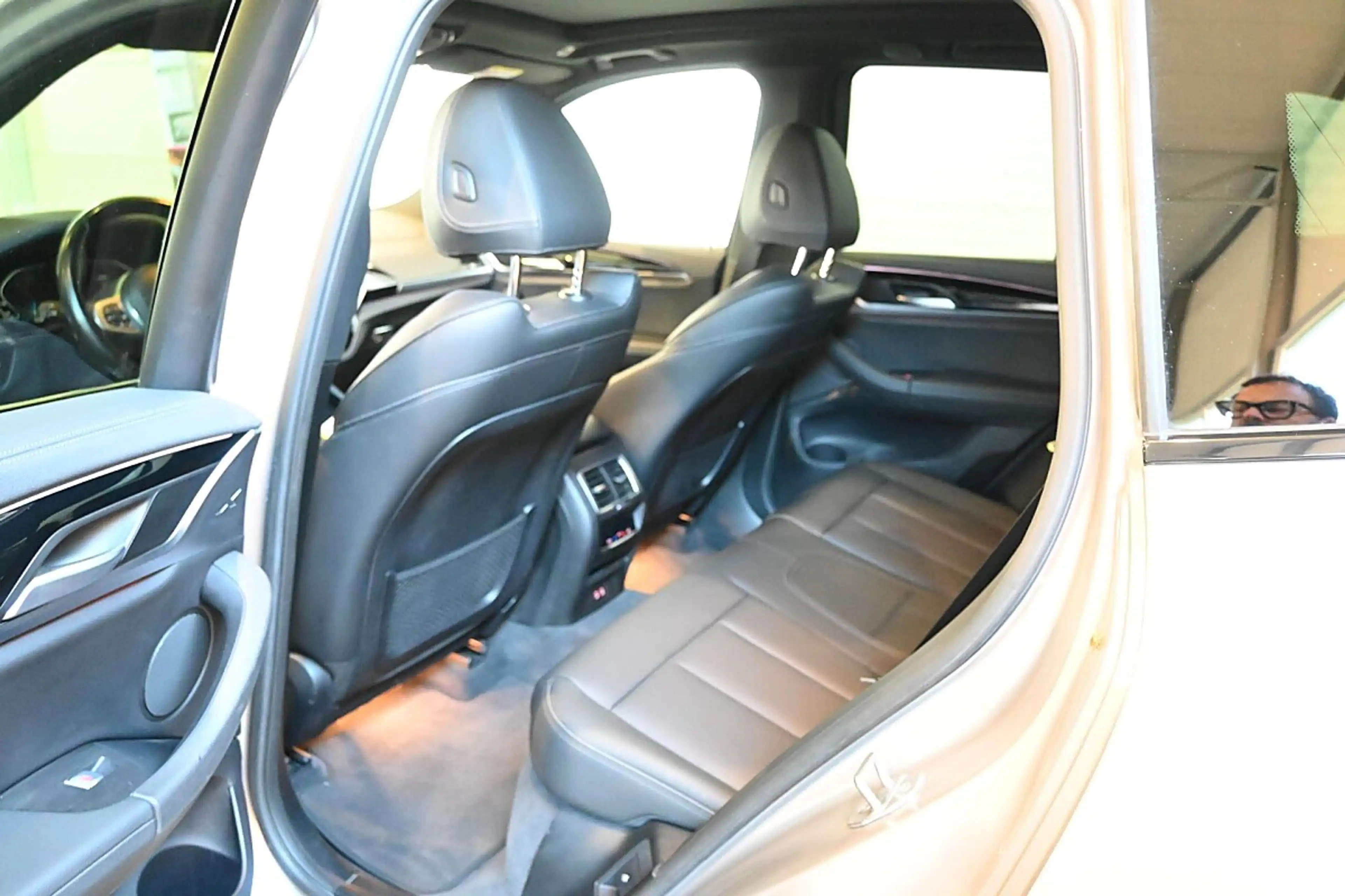 BMW iX3 M Sport; ACC, Pano, Leder, Sitzhzg, Laserlicht — photo 14