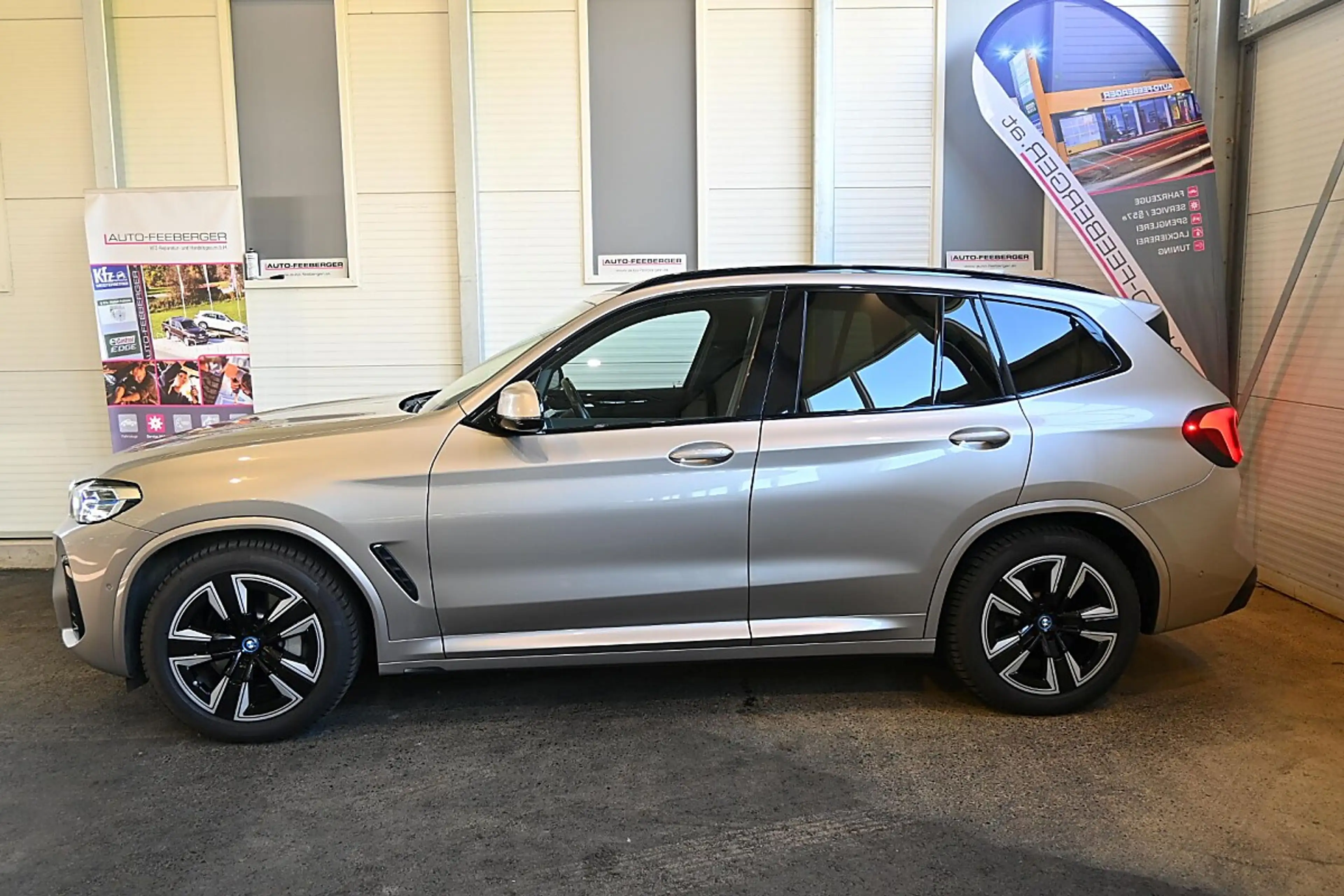 BMW iX3 M Sport; ACC, Pano, Leder, Sitzhzg, Laserlicht — photo 4