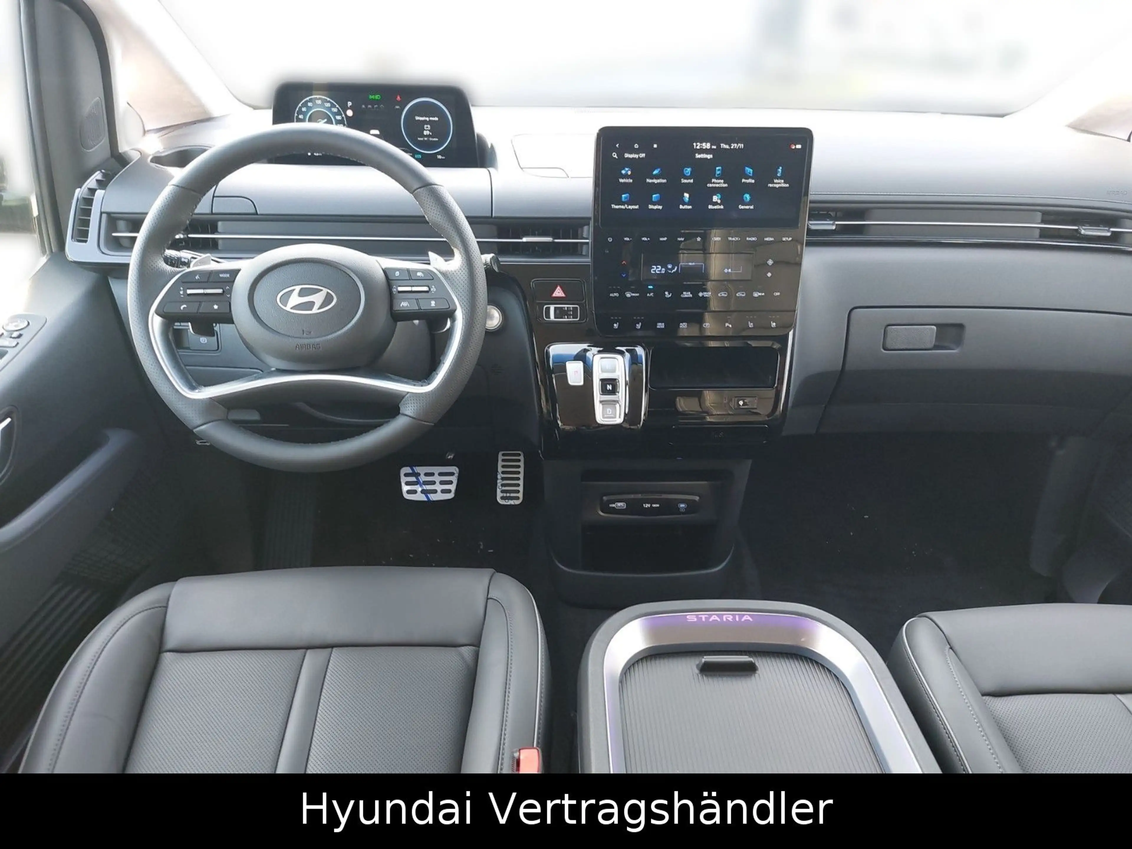 Hyundai STARIA Signature Hybrid 2WD — photo 10