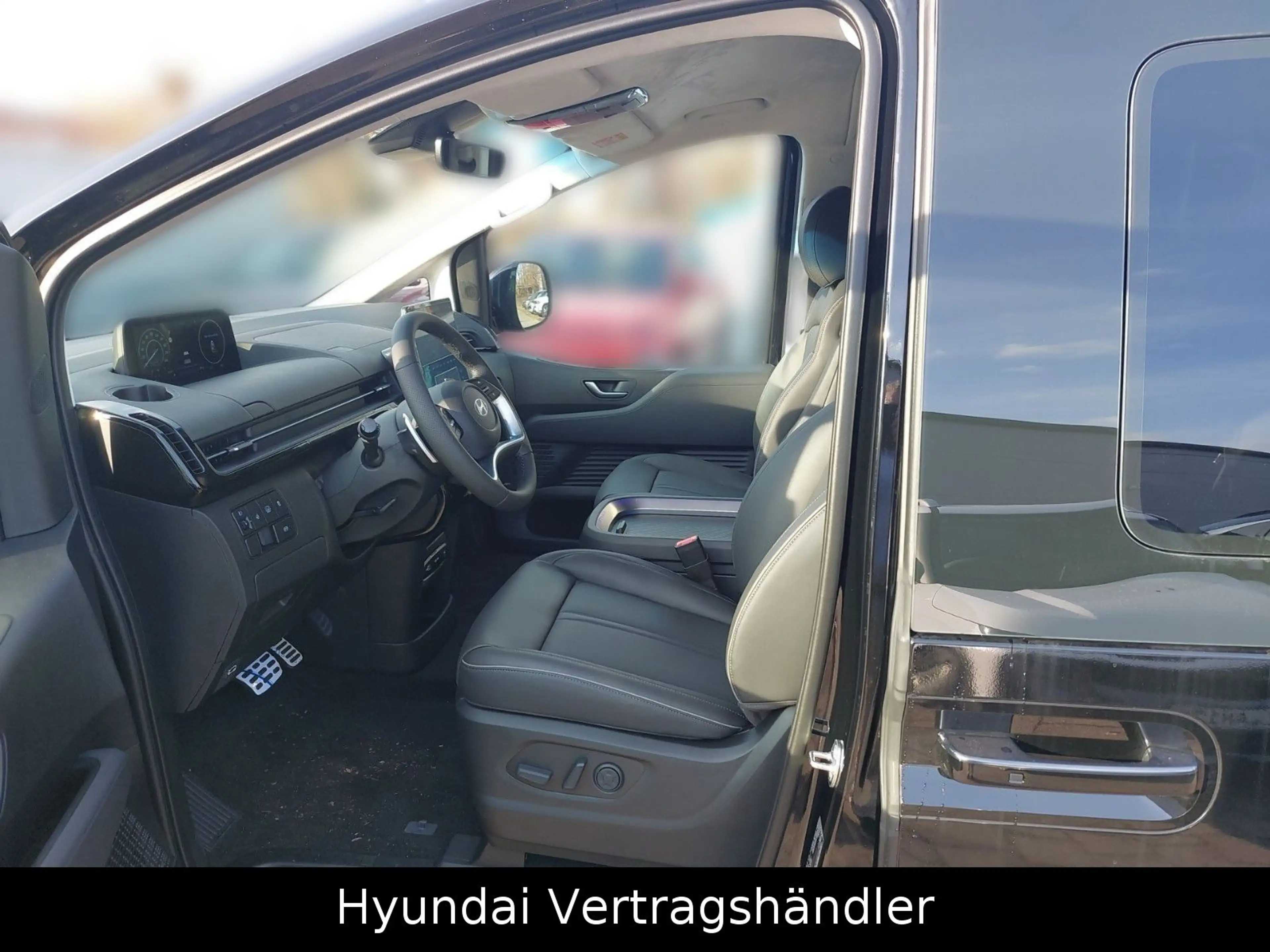 Hyundai STARIA Signature Hybrid 2WD — photo 7