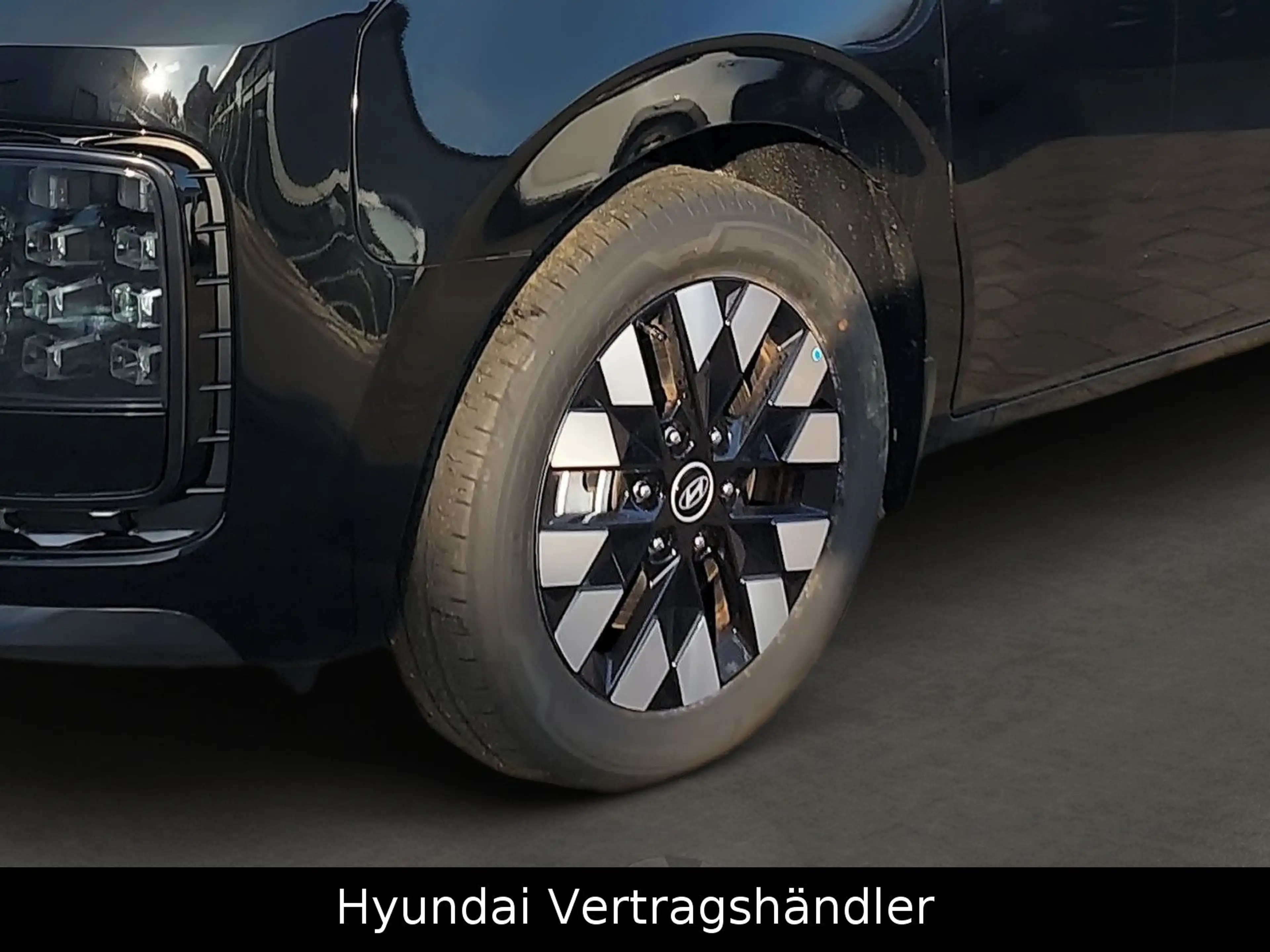 Hyundai STARIA Signature Hybrid 2WD — photo 6