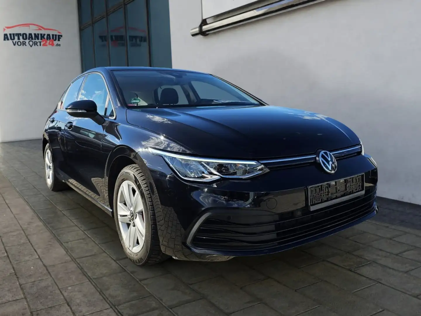 Volkswagen Golf VIII Lim.1.5 Life*NAVI*LED*AHK*8-fach* Klima Navi Noir - 1