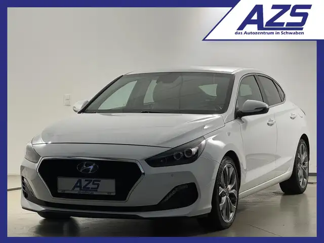 Hyundai i30 CRDi Fastback Prem. LED Navi Kam. Keyl.1.Hd