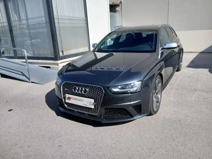 Audi RS4 2013