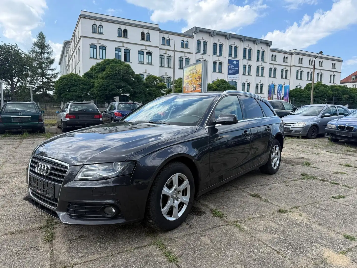 Audi A4 Avant 1.8 TFSI Ambiente Zwart - 2