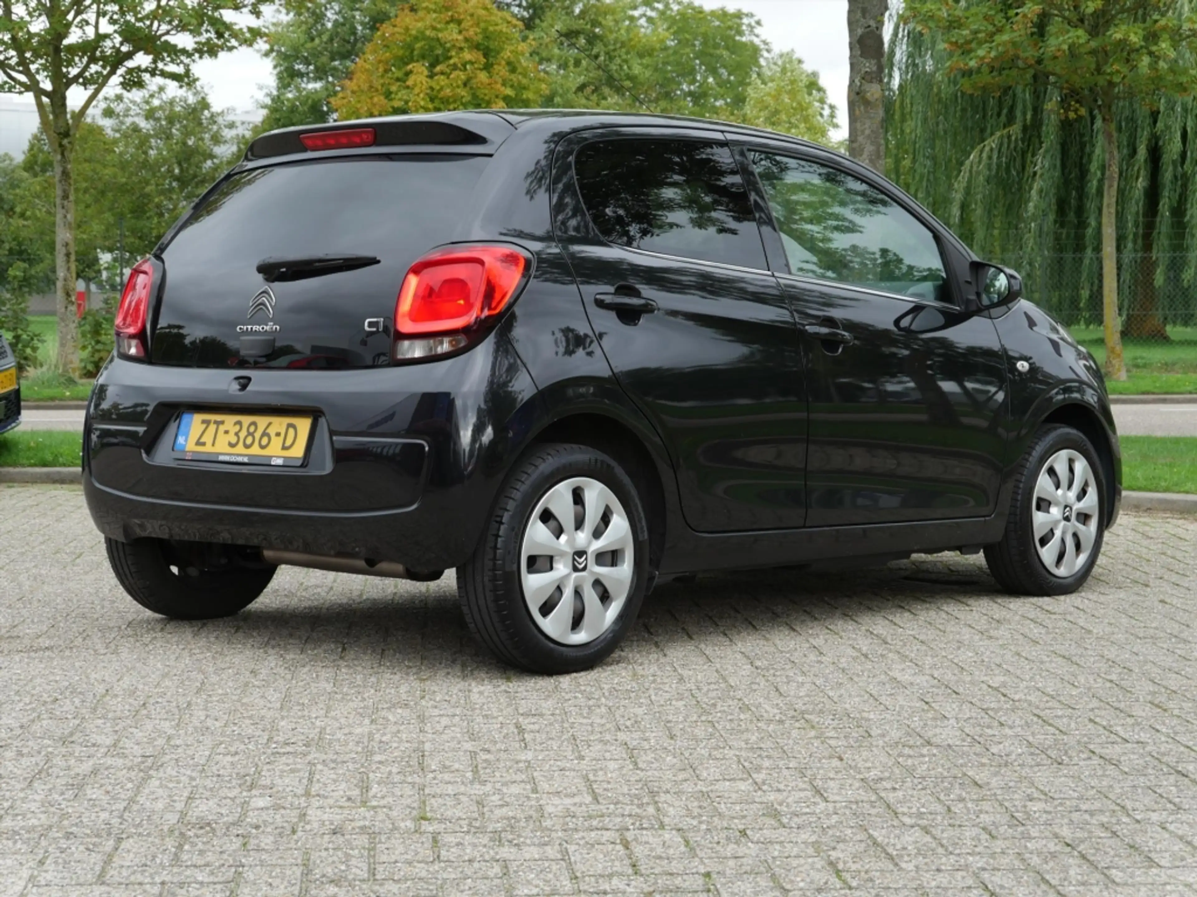 Citroen C1 1.0 VTi 72PK S&S 5D Comfort | Pack Look | Airco | — photo 2