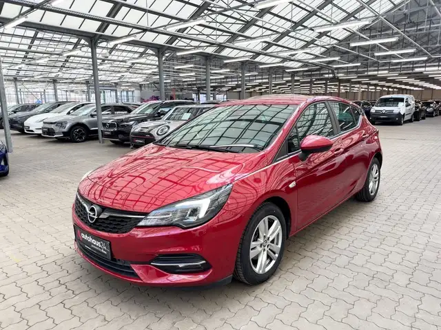 Opel Astra view 3