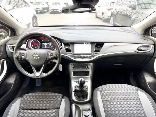 Opel Astra view 9